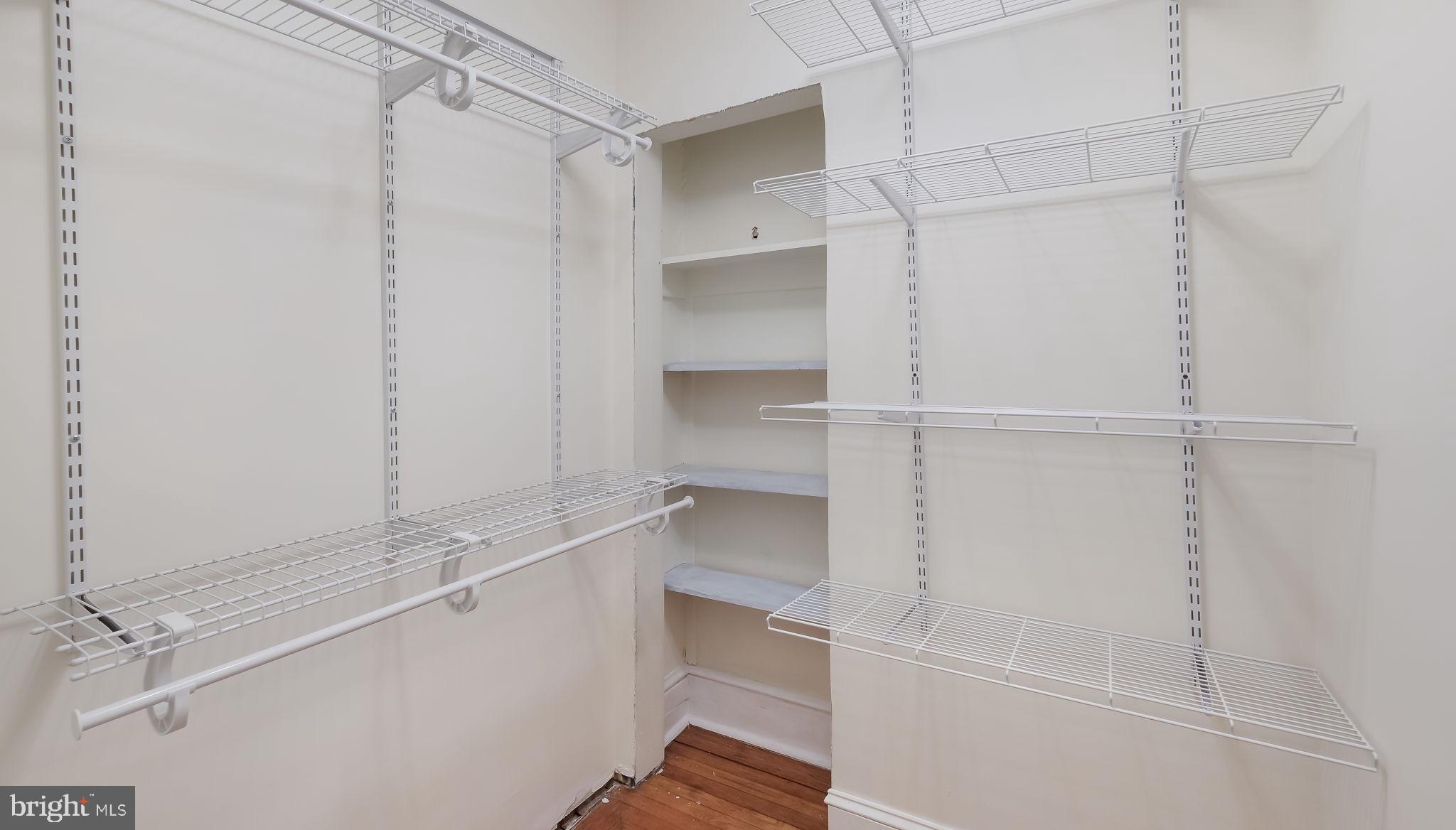 WILLOW GROVE - Residential