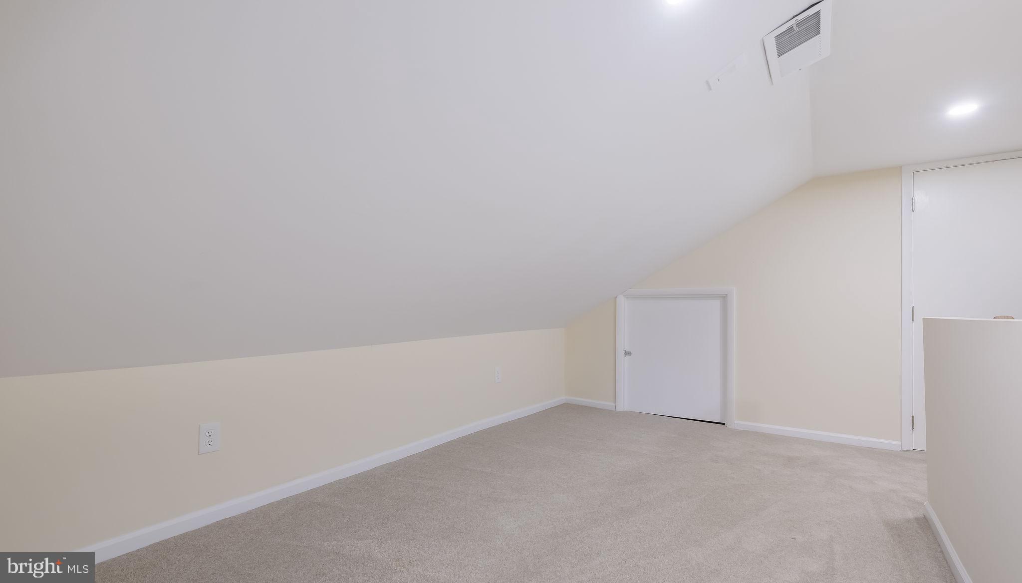 WILLOW GROVE - Residential