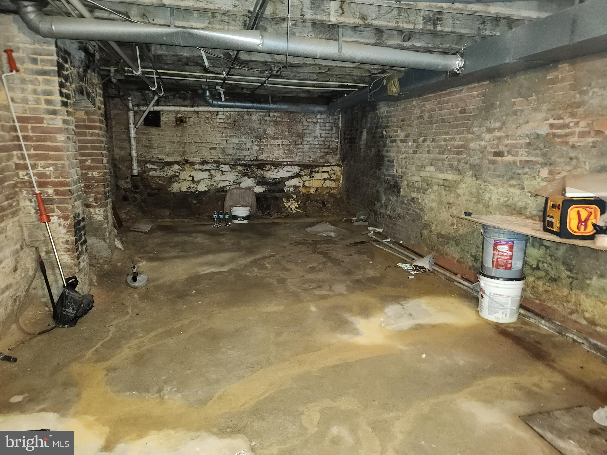 BROADWAY EAST - Residential