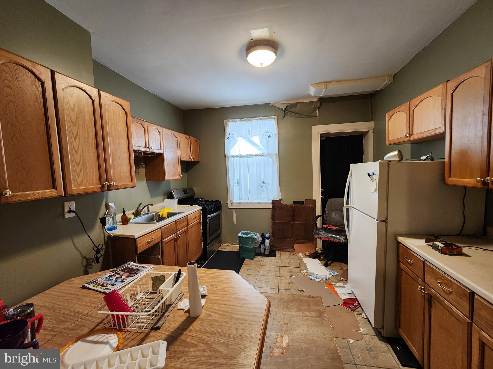 BROADWAY EAST - Residential