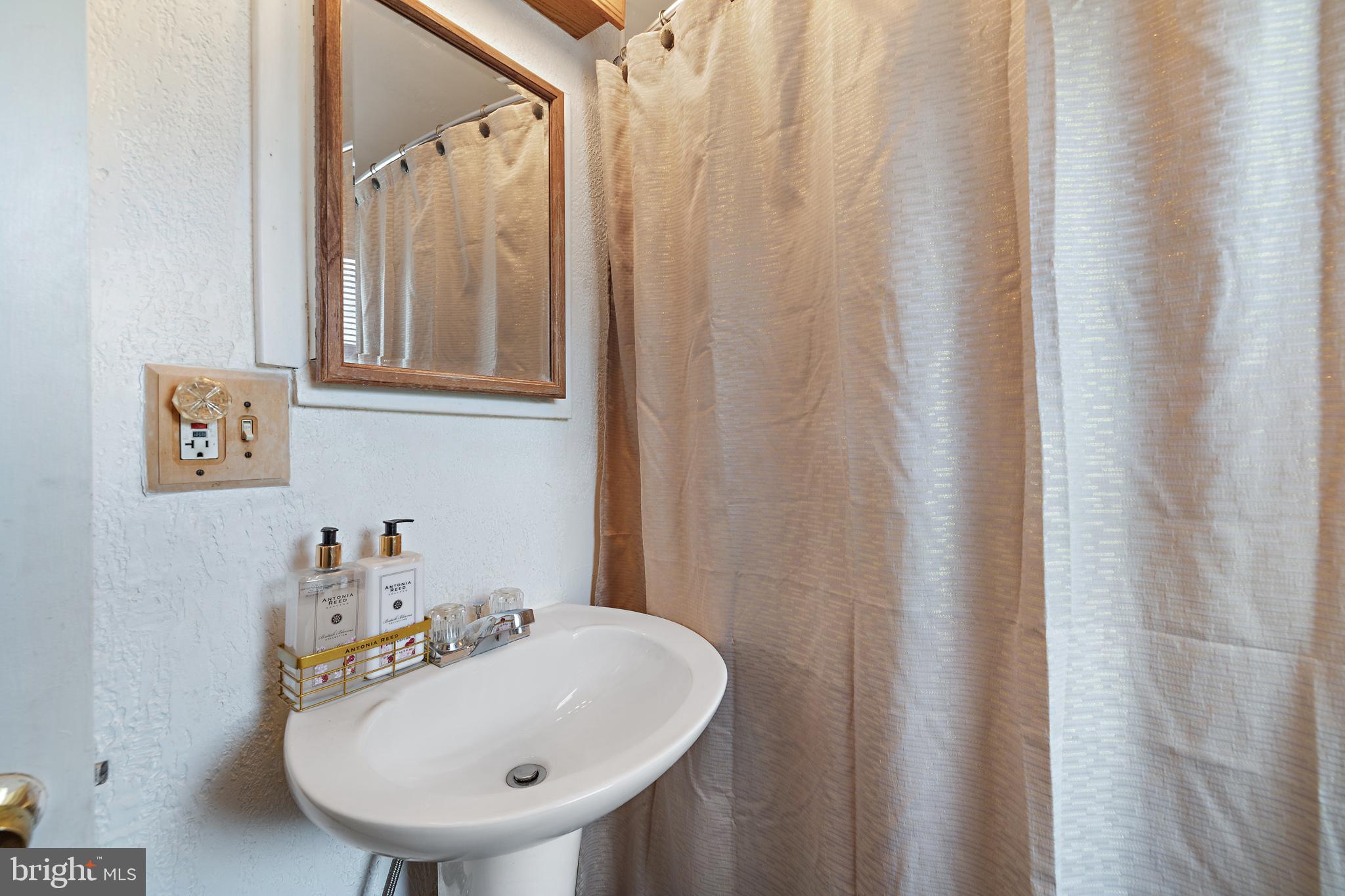 HAYWOOD HEIGHTS - Residential