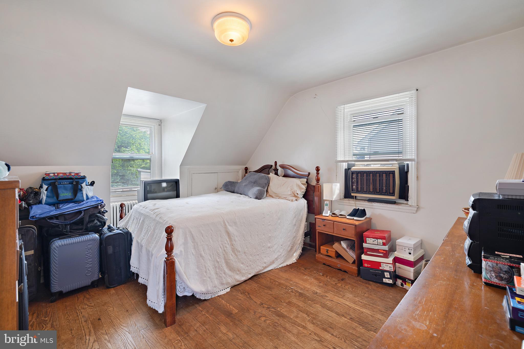 HAYWOOD HEIGHTS - Residential