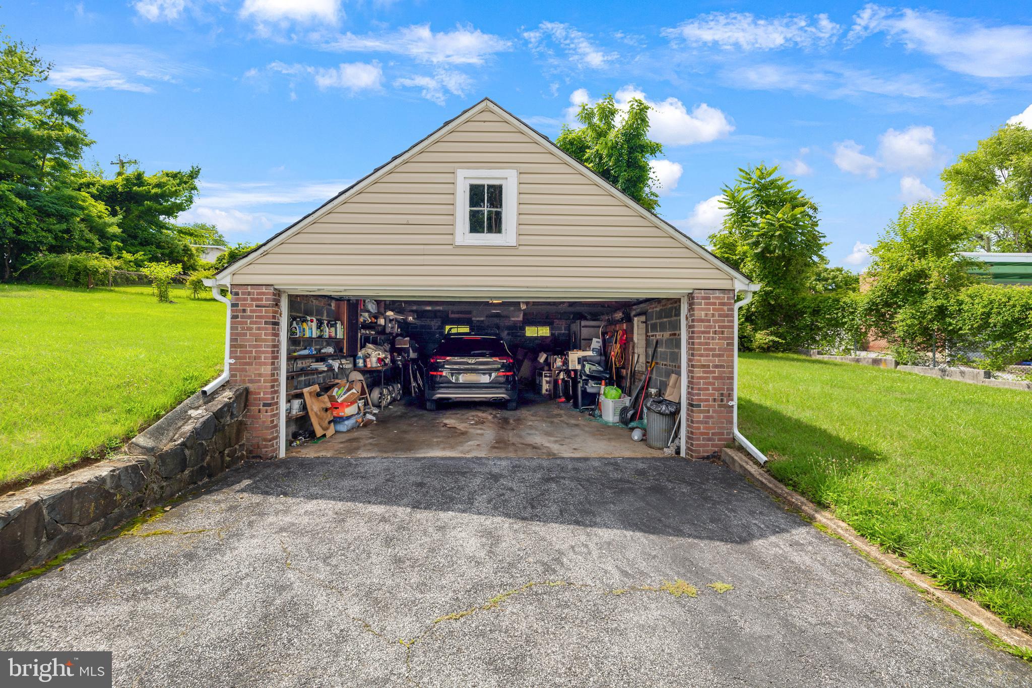 HAYWOOD HEIGHTS - Residential