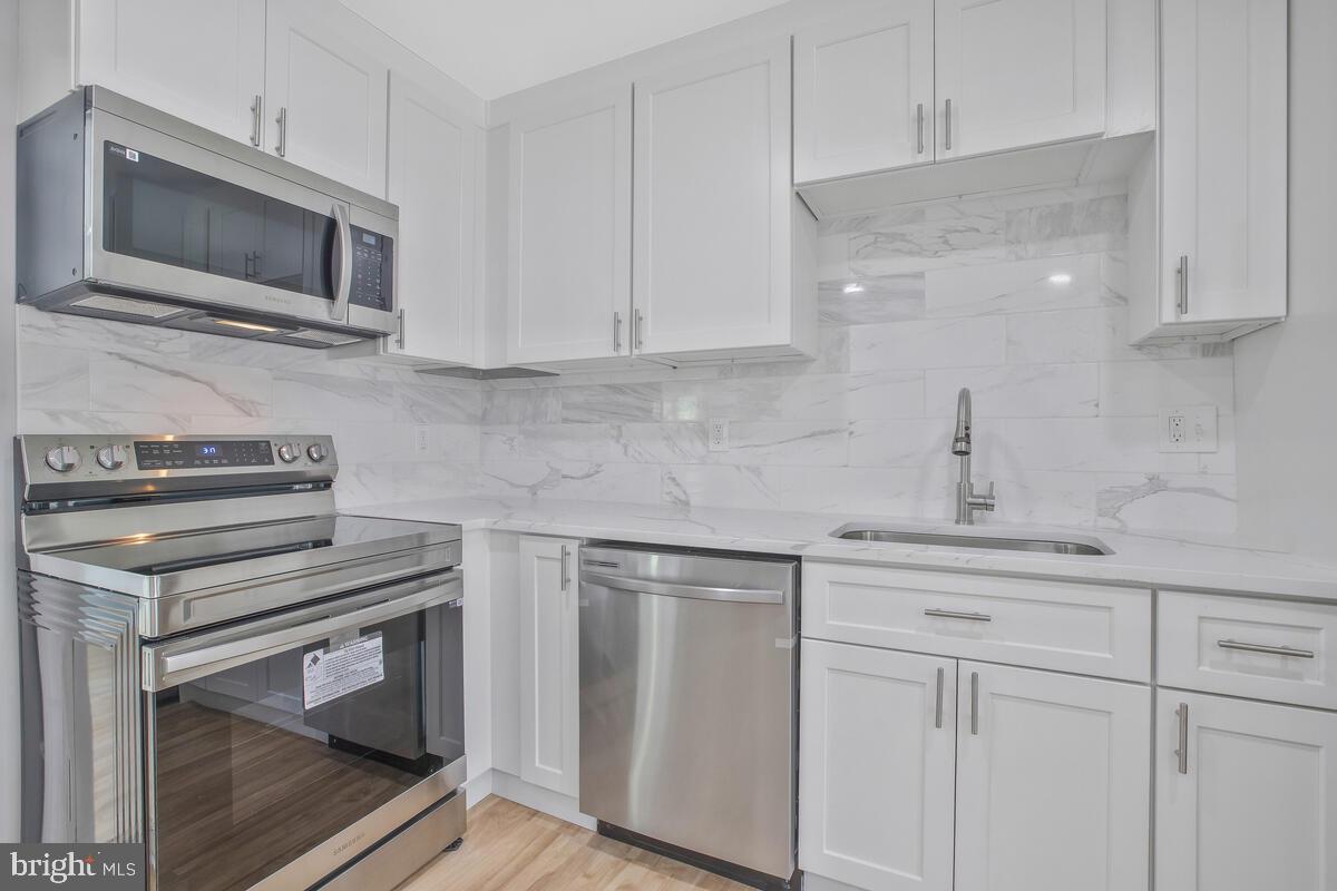 YORKSHIRE KNOLLS - Residential