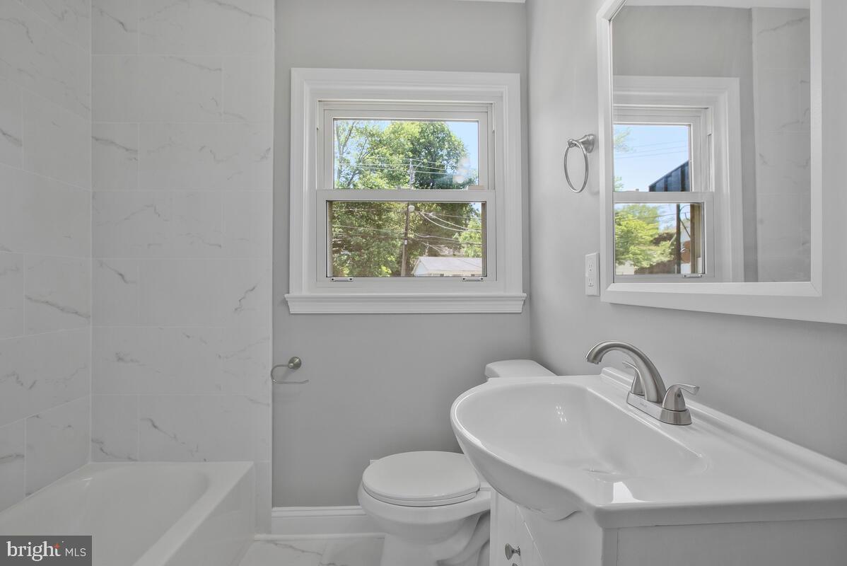 YORKSHIRE KNOLLS - Residential