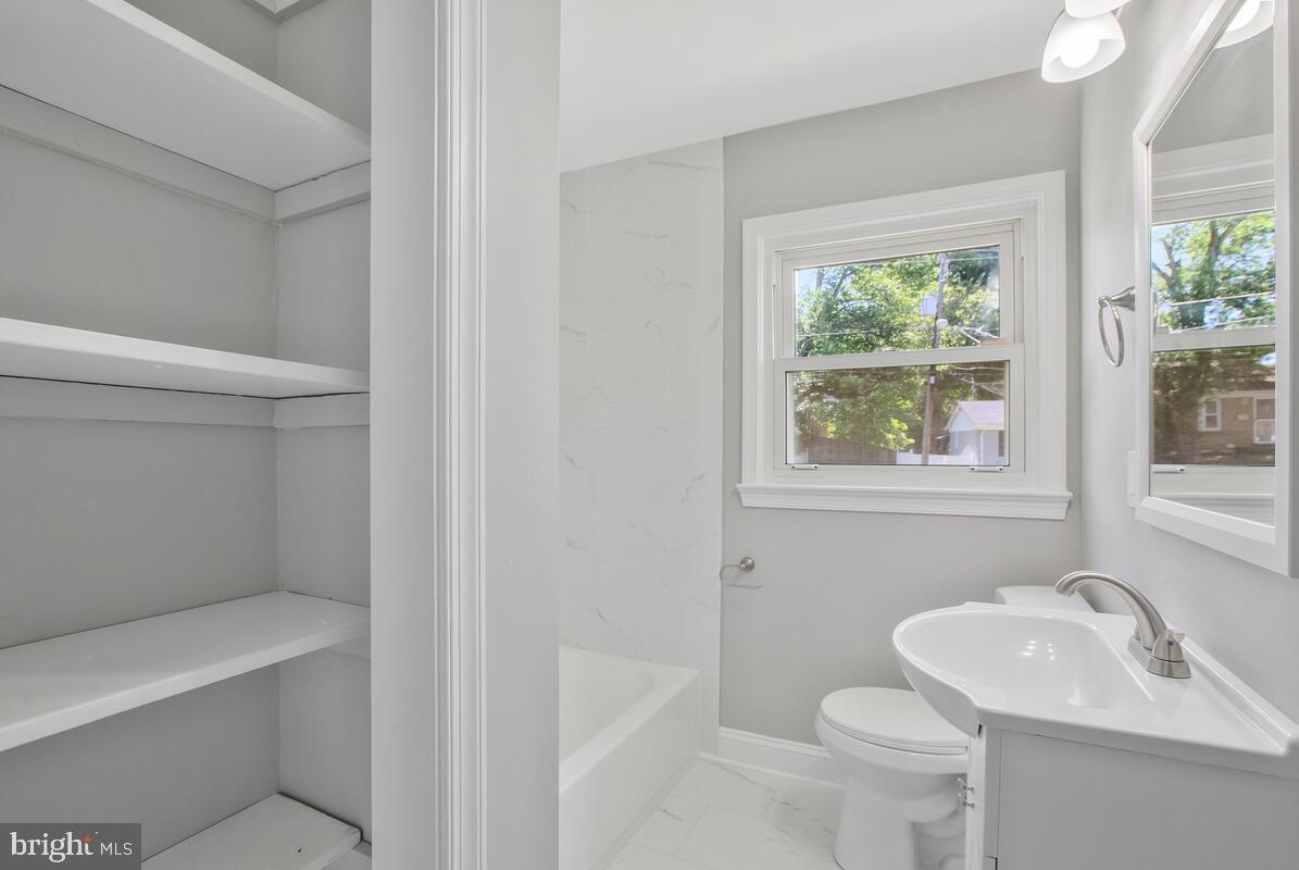 YORKSHIRE KNOLLS - Residential