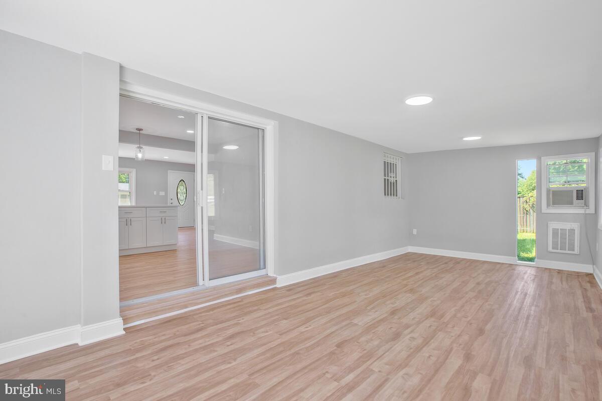 YORKSHIRE KNOLLS - Residential