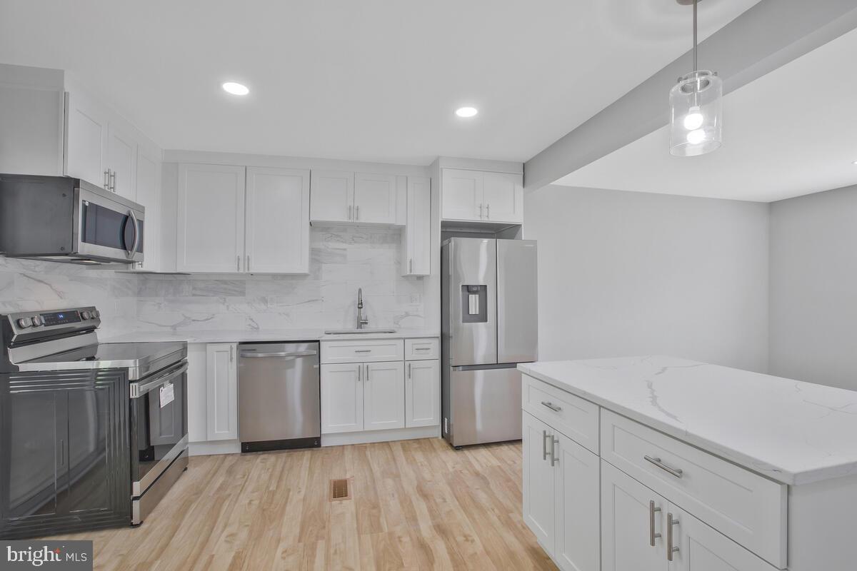 YORKSHIRE KNOLLS - Residential