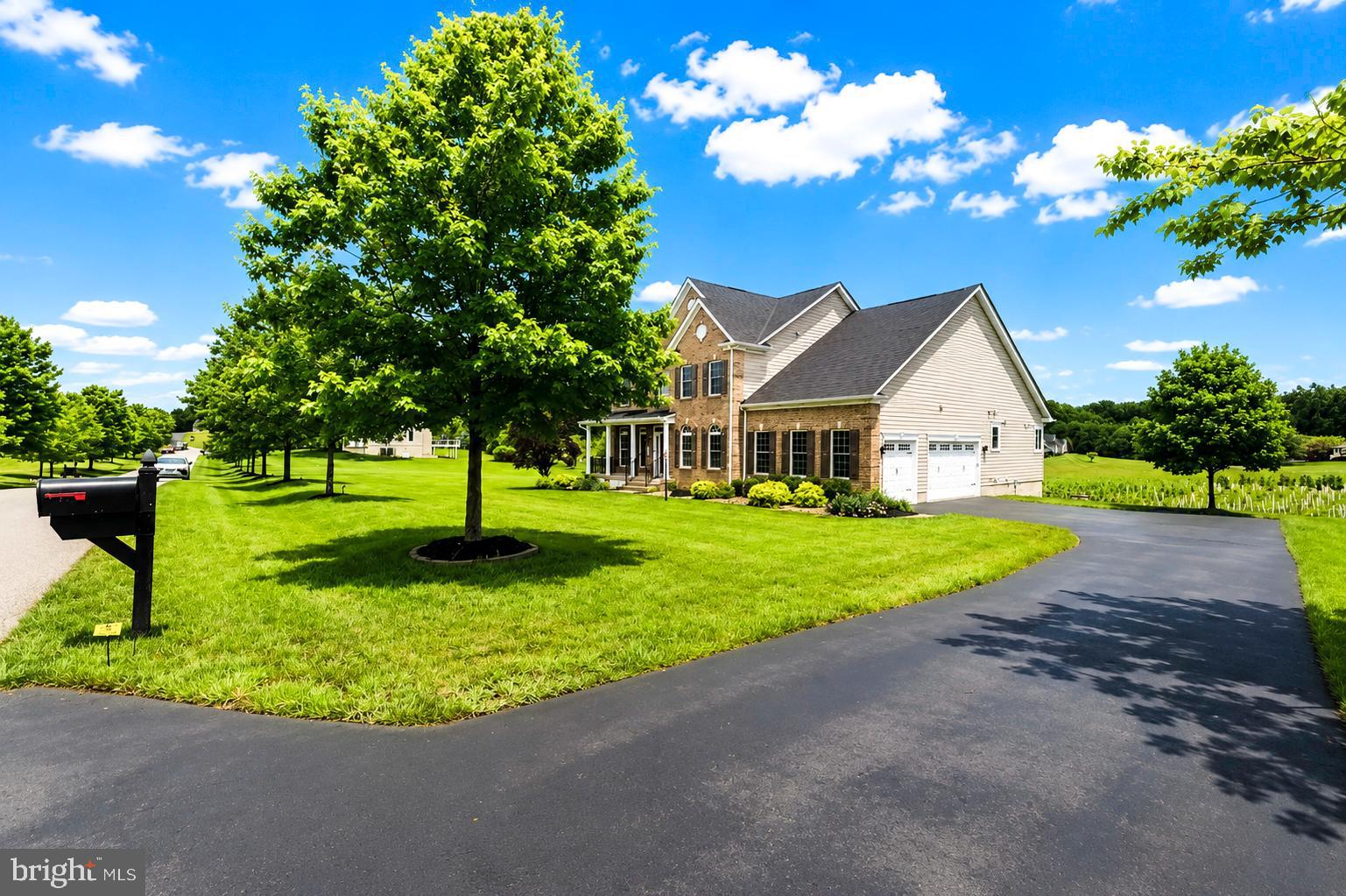 WARFIELD ESTATES - Residential