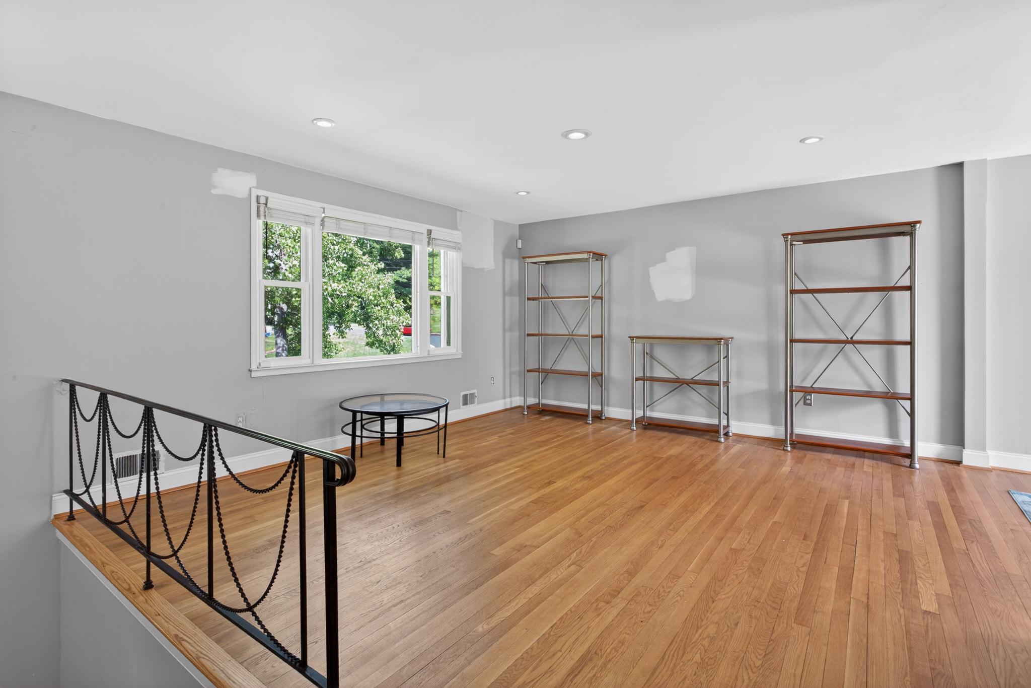 9015 DIXON DRIVE