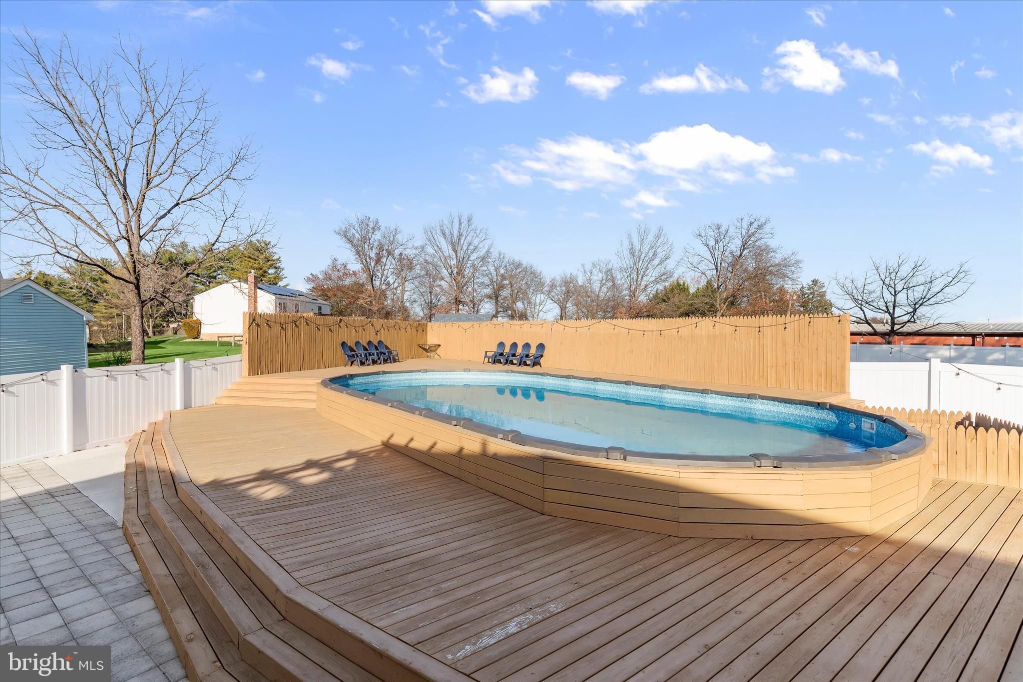 WOODBRIDGE VALLEY - Residential