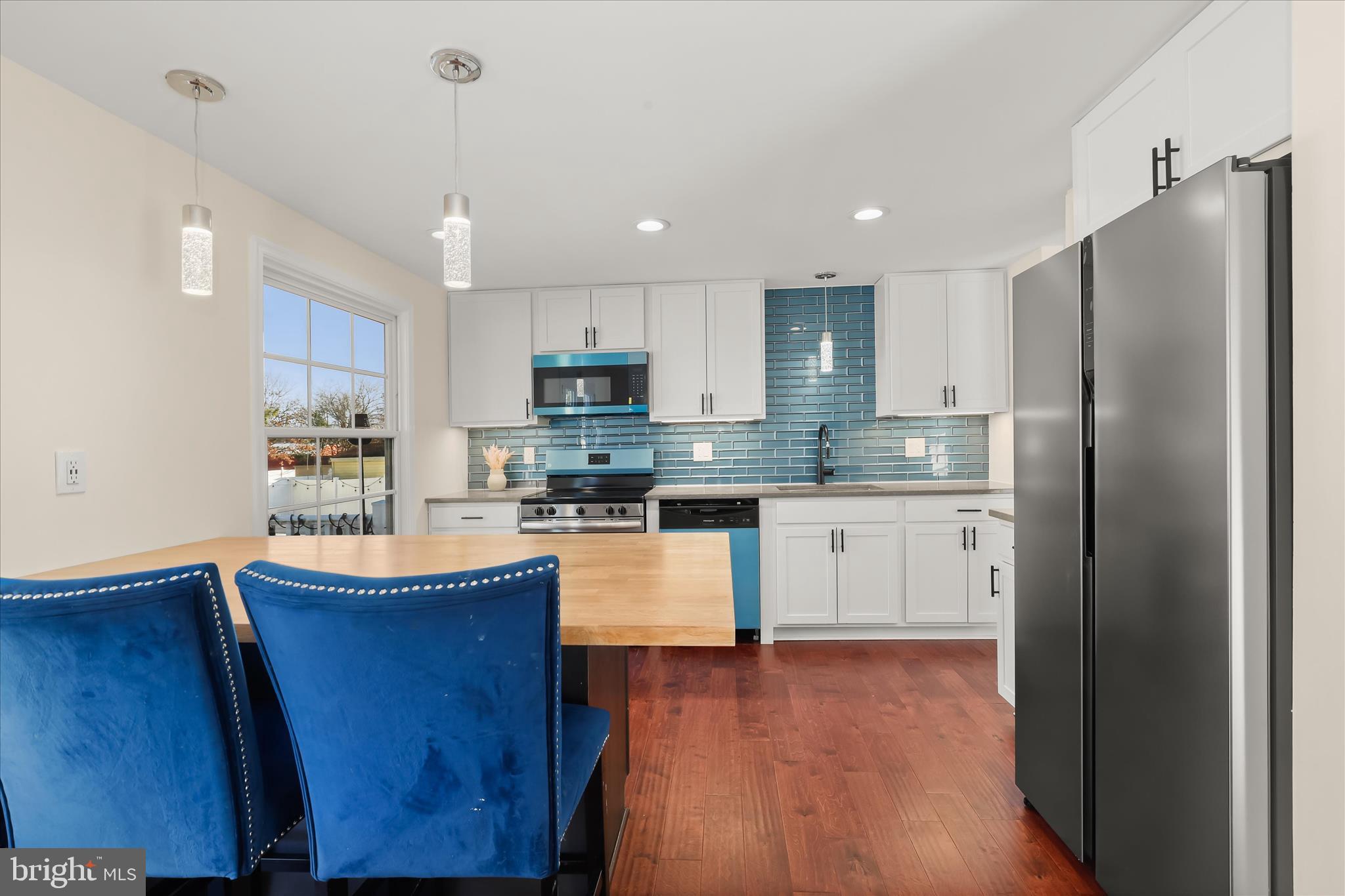 WOODBRIDGE VALLEY - Residential