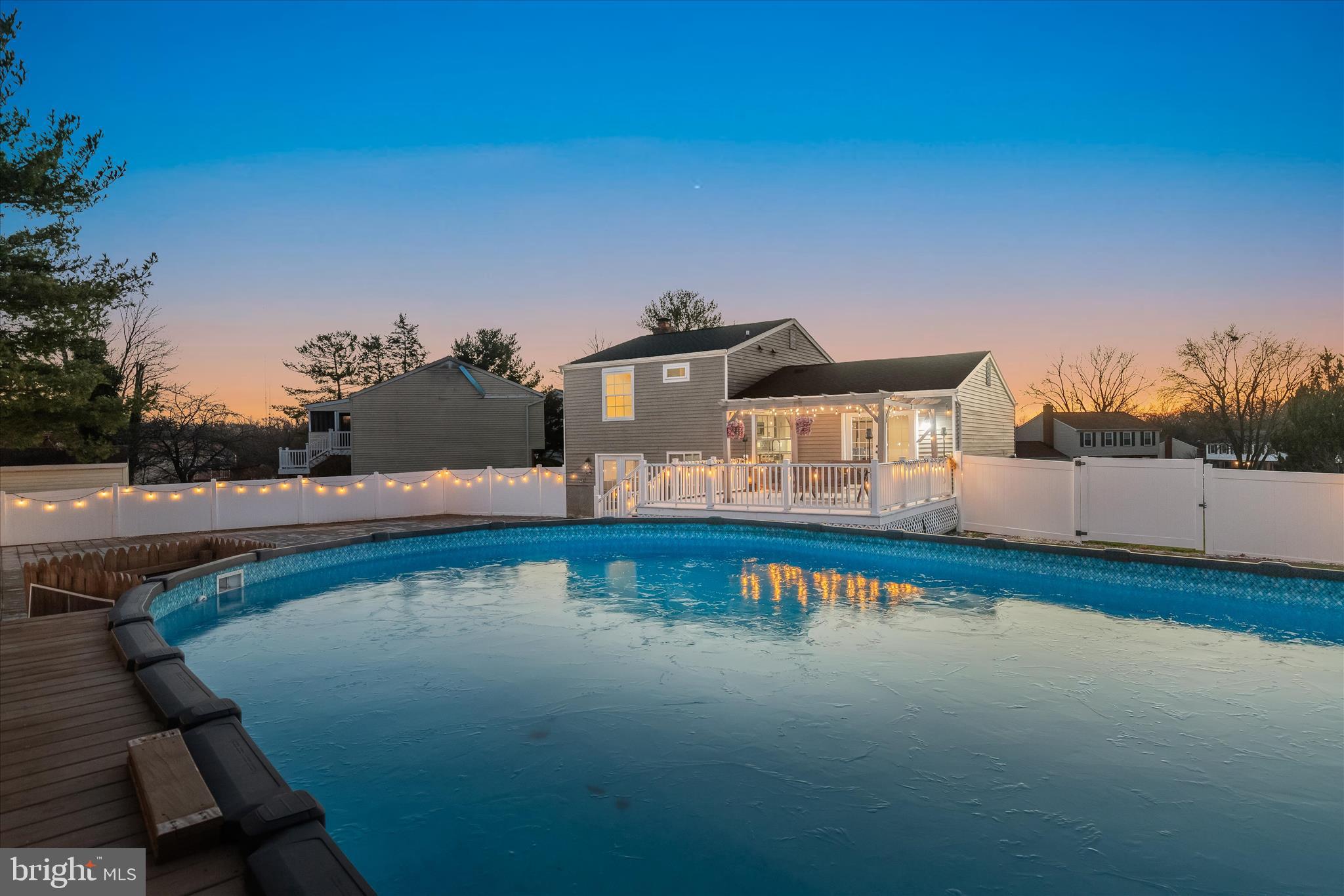 WOODBRIDGE VALLEY - Residential