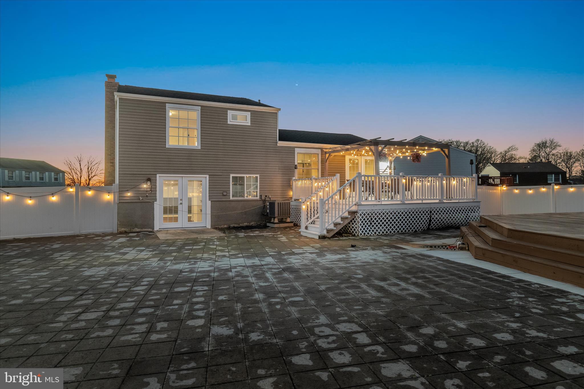 WOODBRIDGE VALLEY - Residential