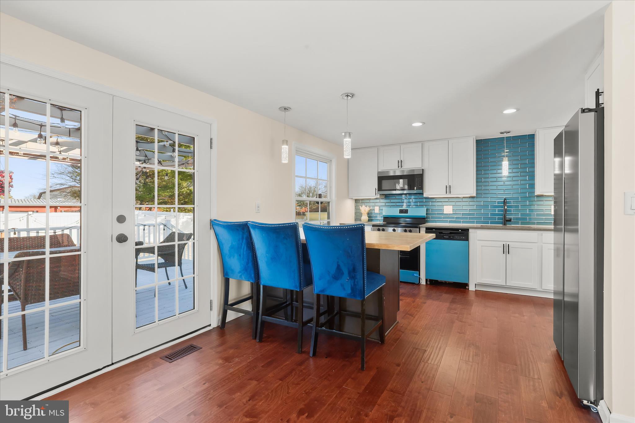 WOODBRIDGE VALLEY - Residential