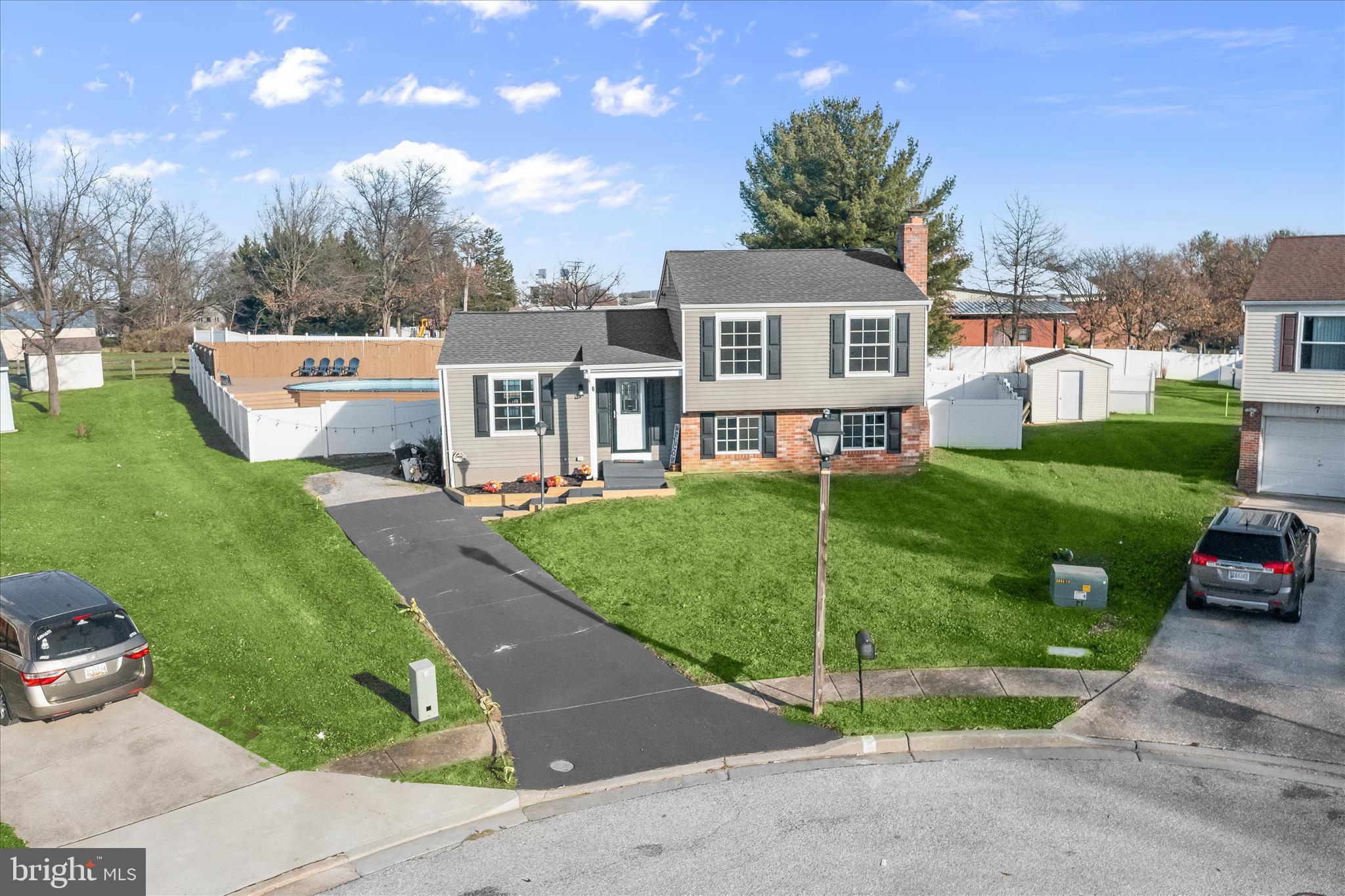 WOODBRIDGE VALLEY - Residential