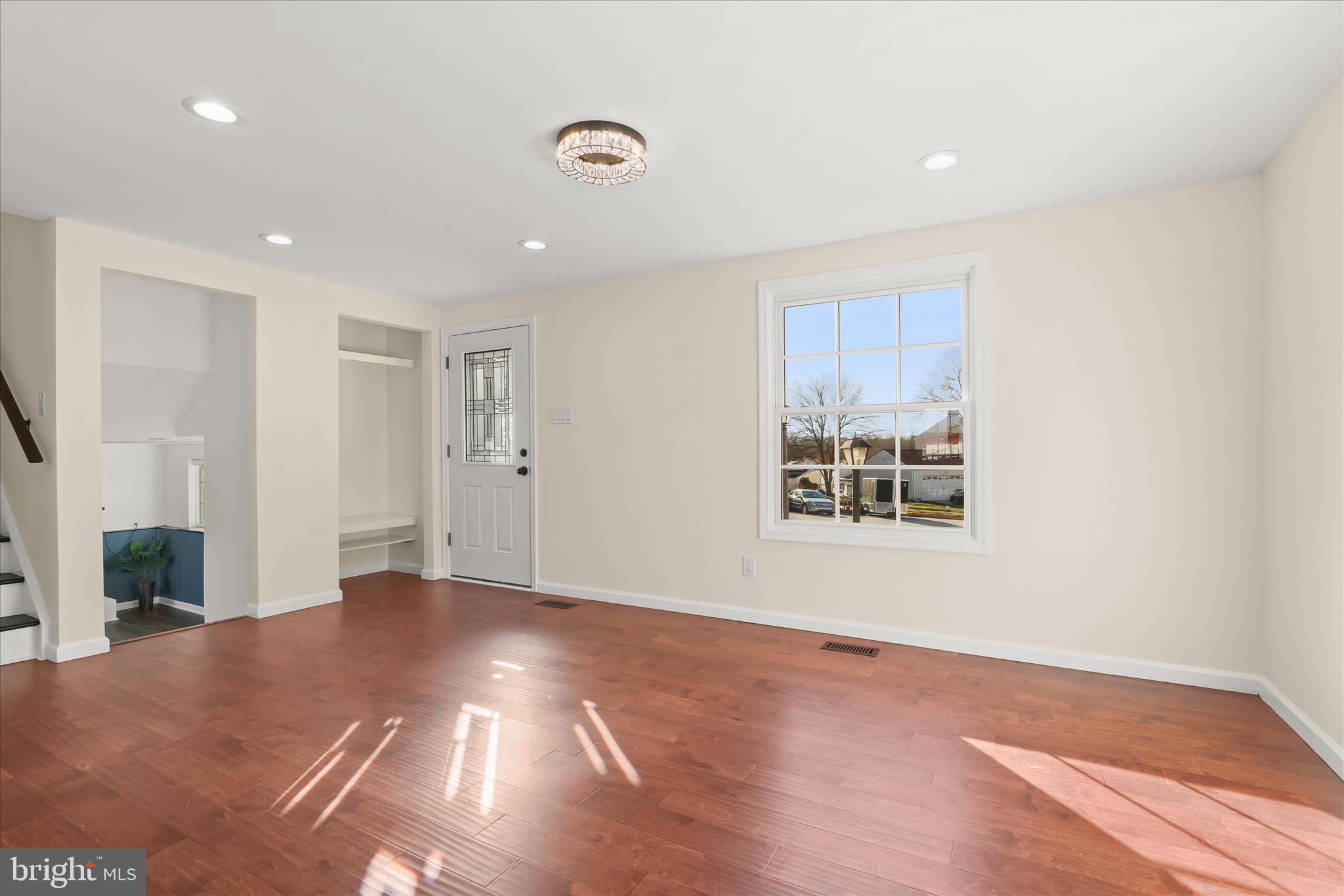 WOODBRIDGE VALLEY - Residential