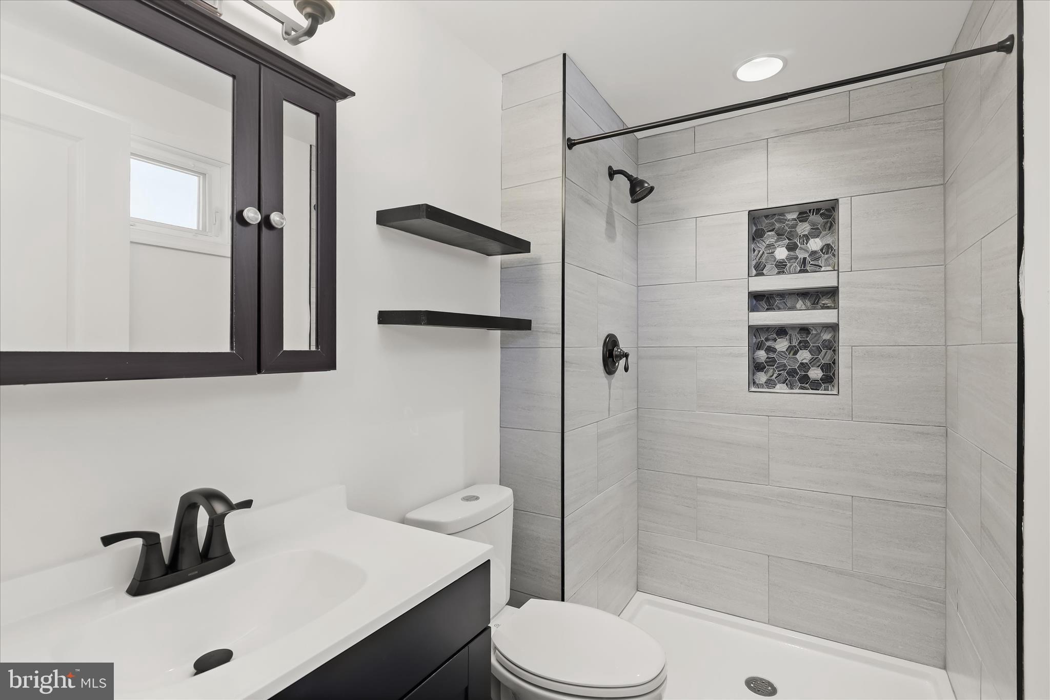 WOODBRIDGE VALLEY - Residential