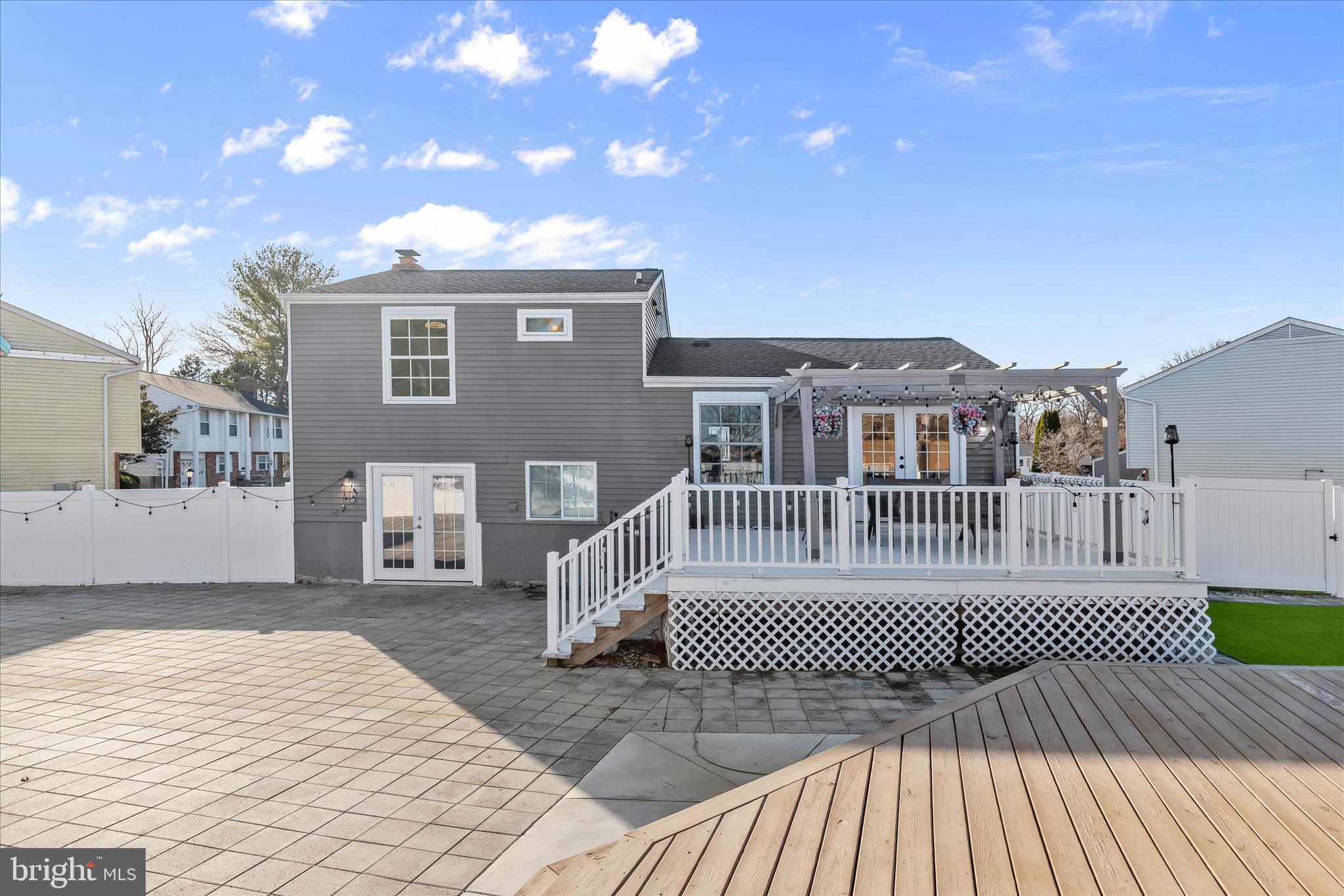 WOODBRIDGE VALLEY - Residential