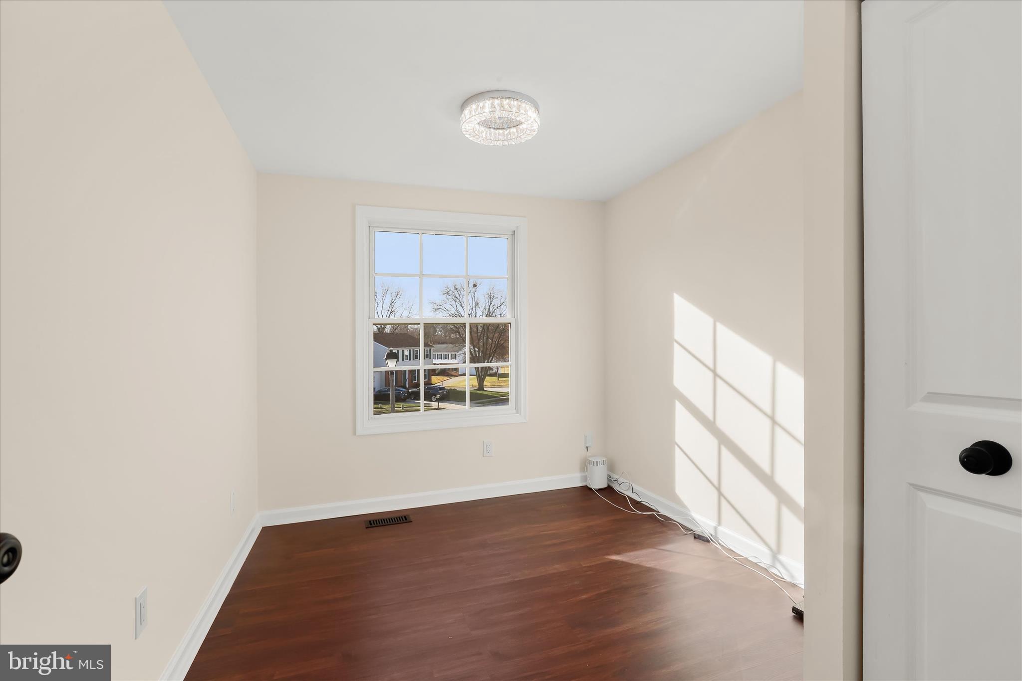 WOODBRIDGE VALLEY - Residential