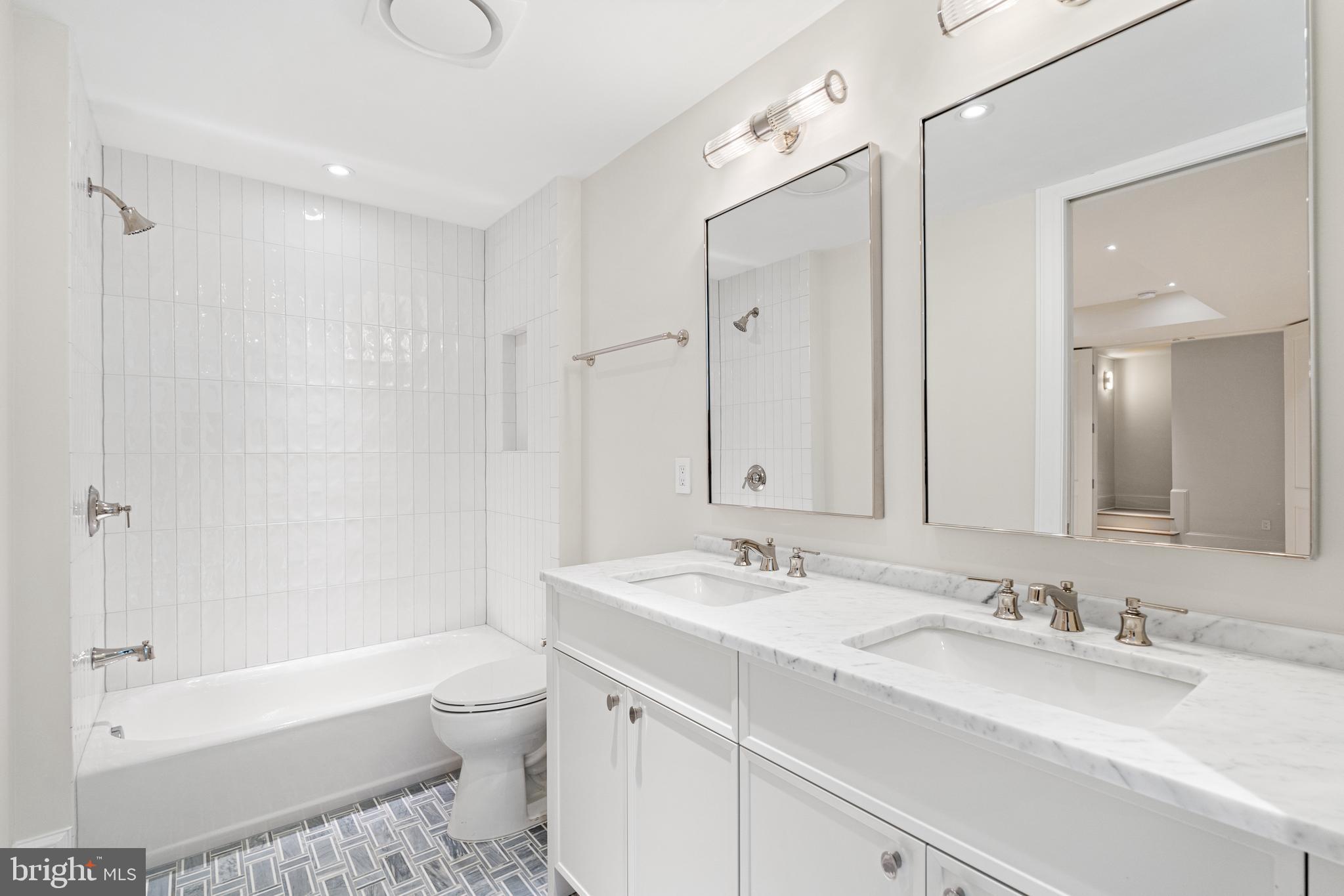 CLEVELAND PARK - Residential