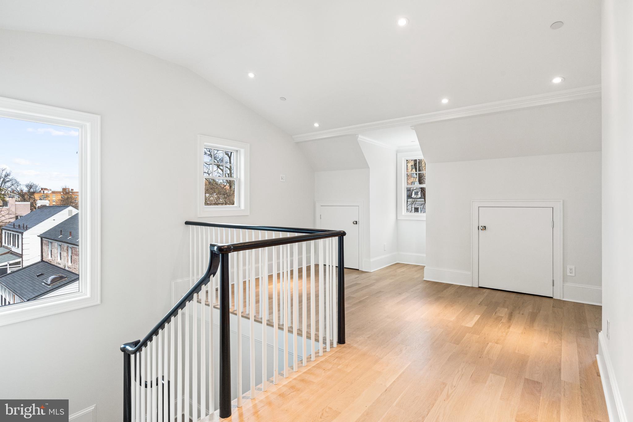 CLEVELAND PARK - Residential