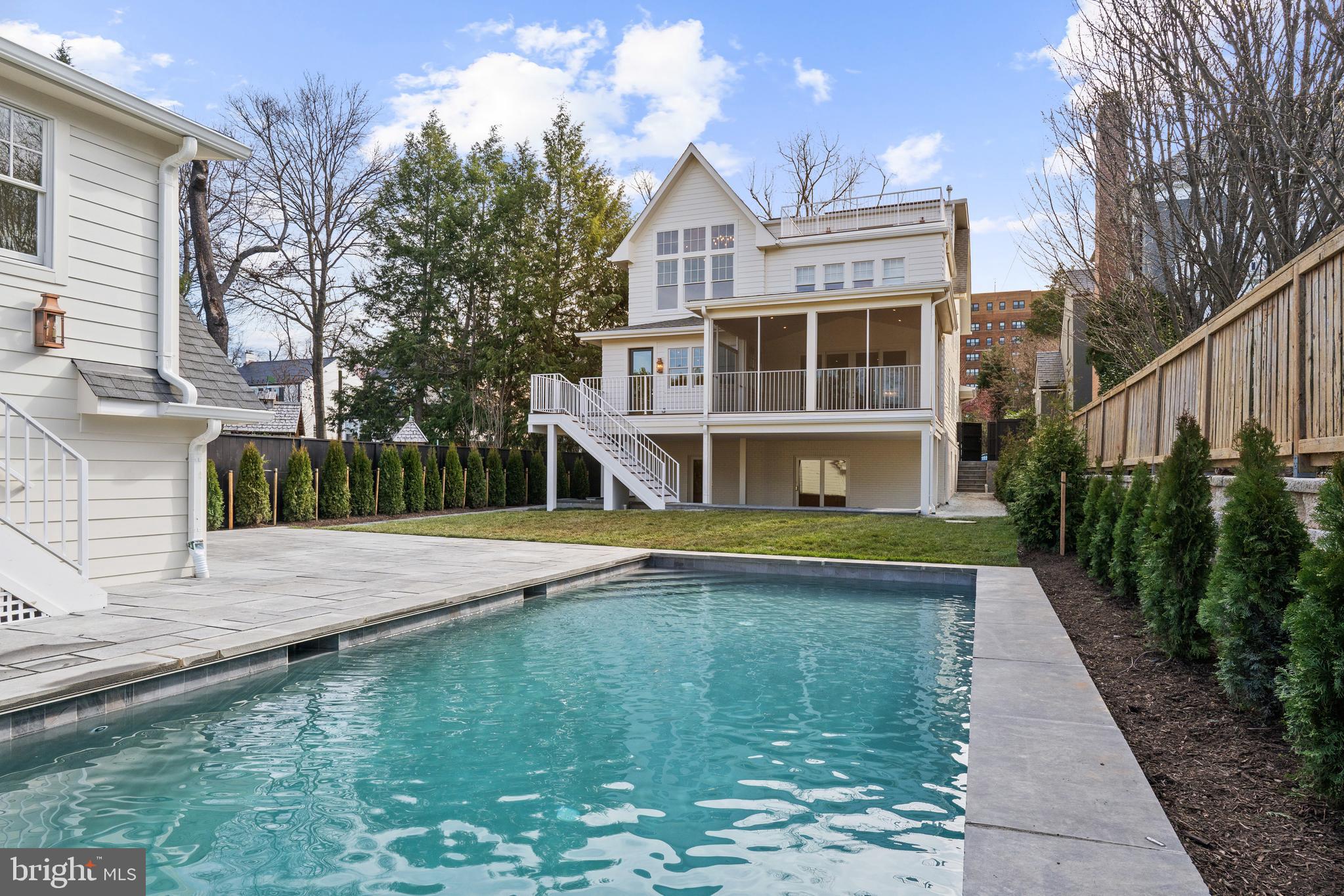 CLEVELAND PARK - Residential