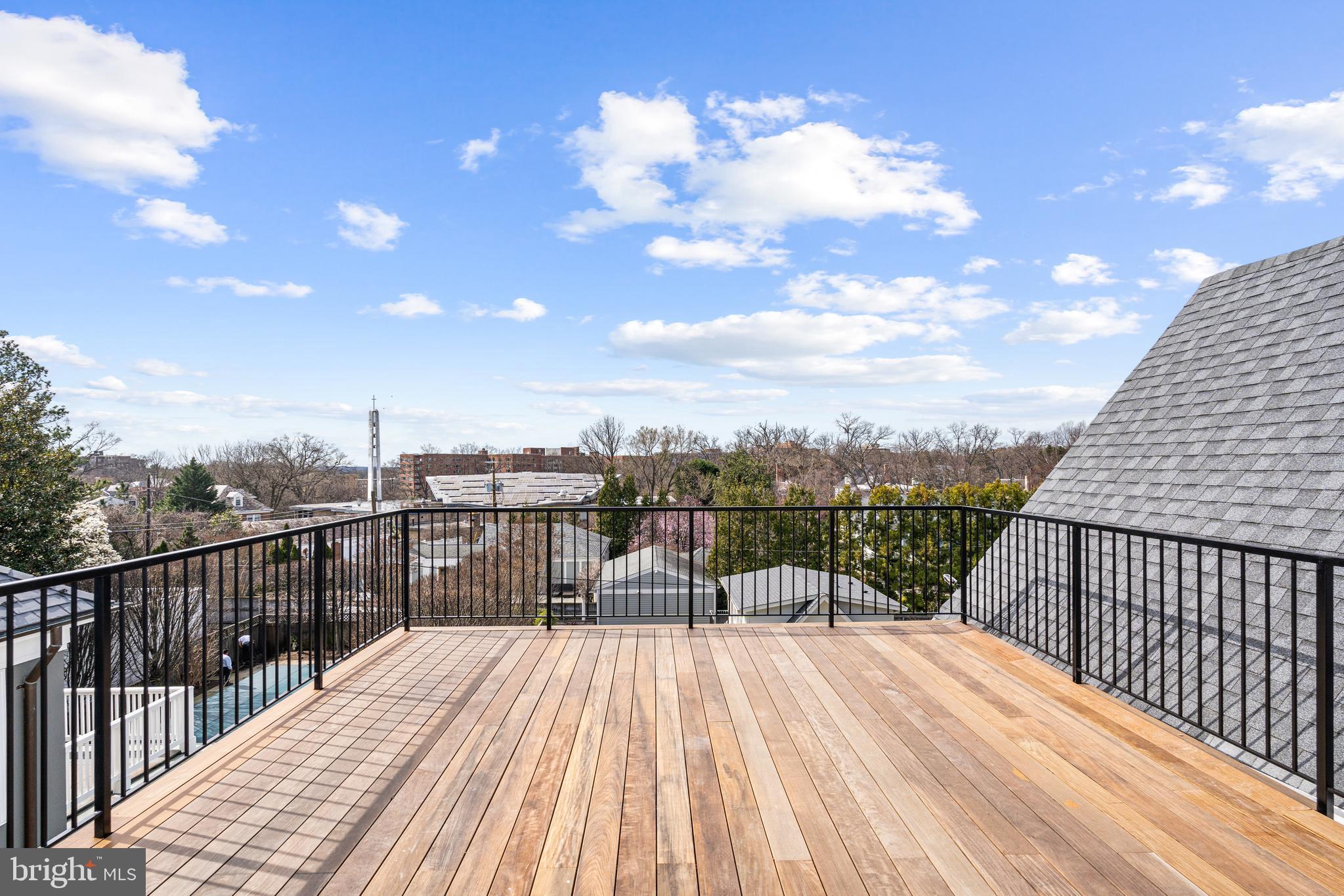 CLEVELAND PARK - Residential