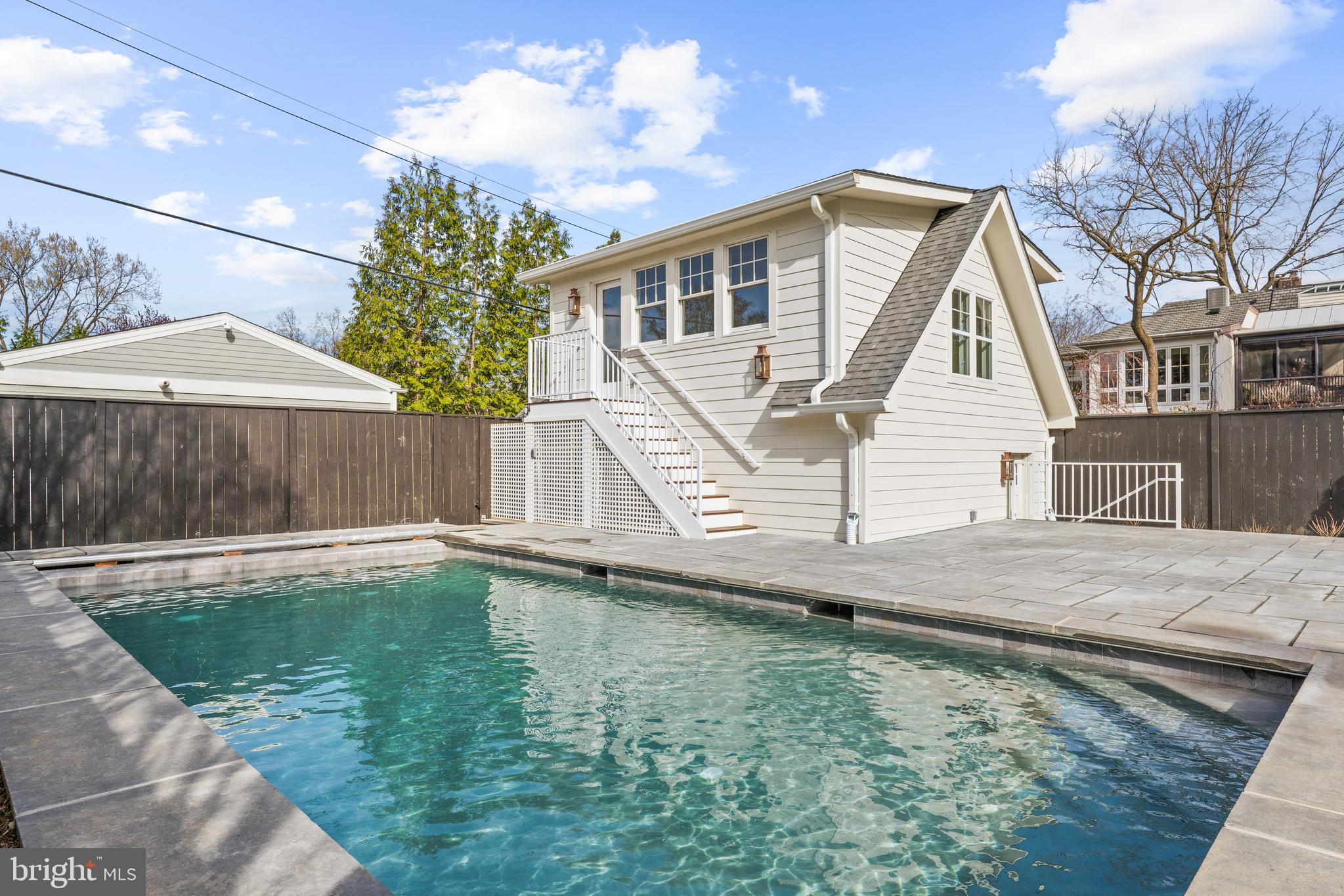 CLEVELAND PARK - Residential