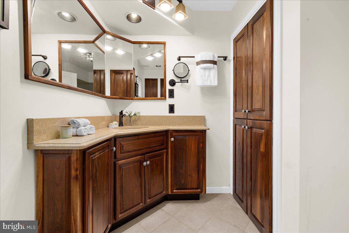 HERITAGE HARBOUR - Residential