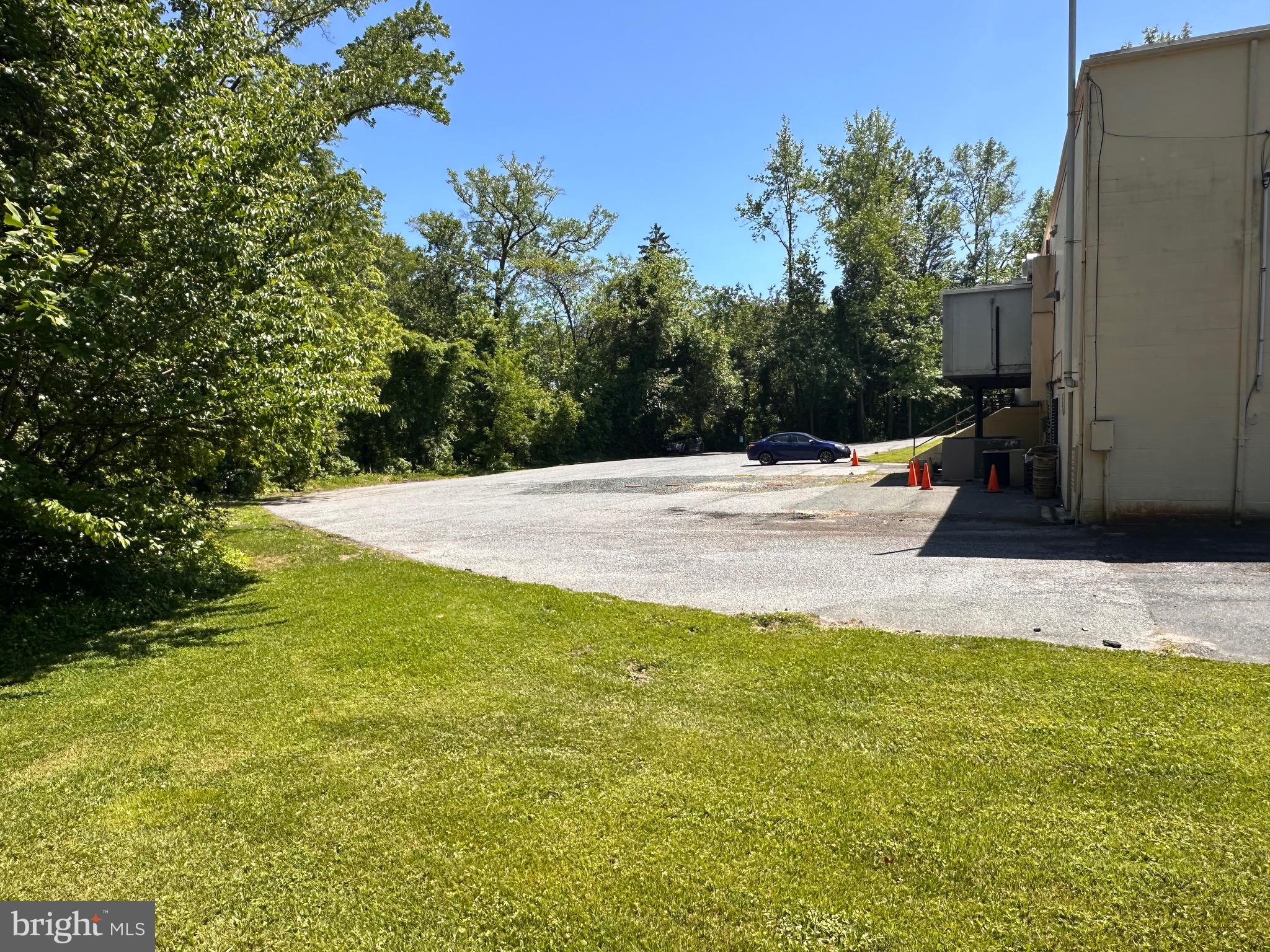 KINGSVILLE - Commercial Sale