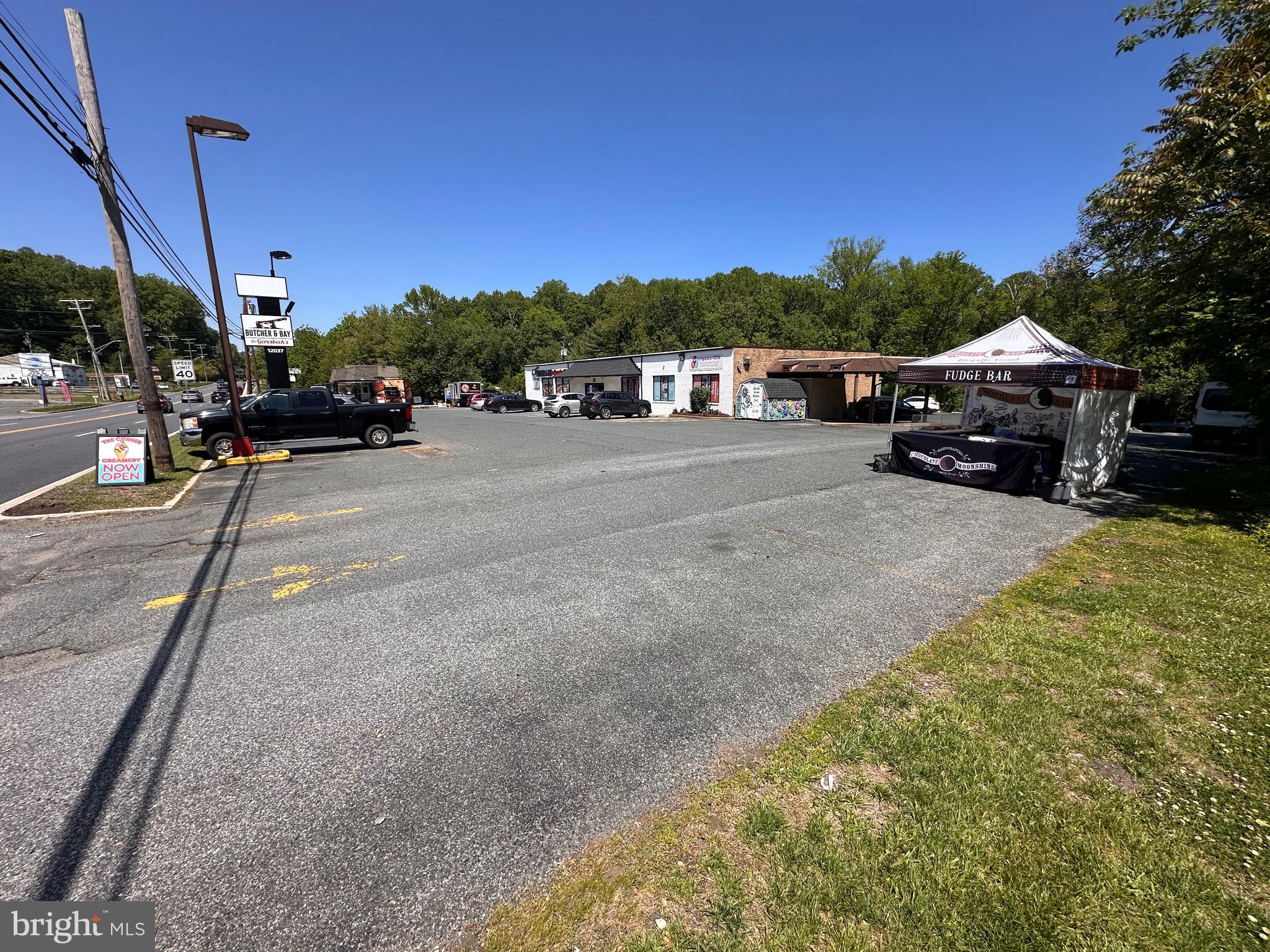 KINGSVILLE - Commercial Sale