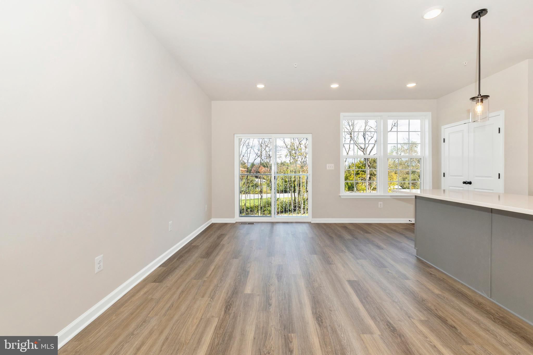 SPRING BANK - Residential