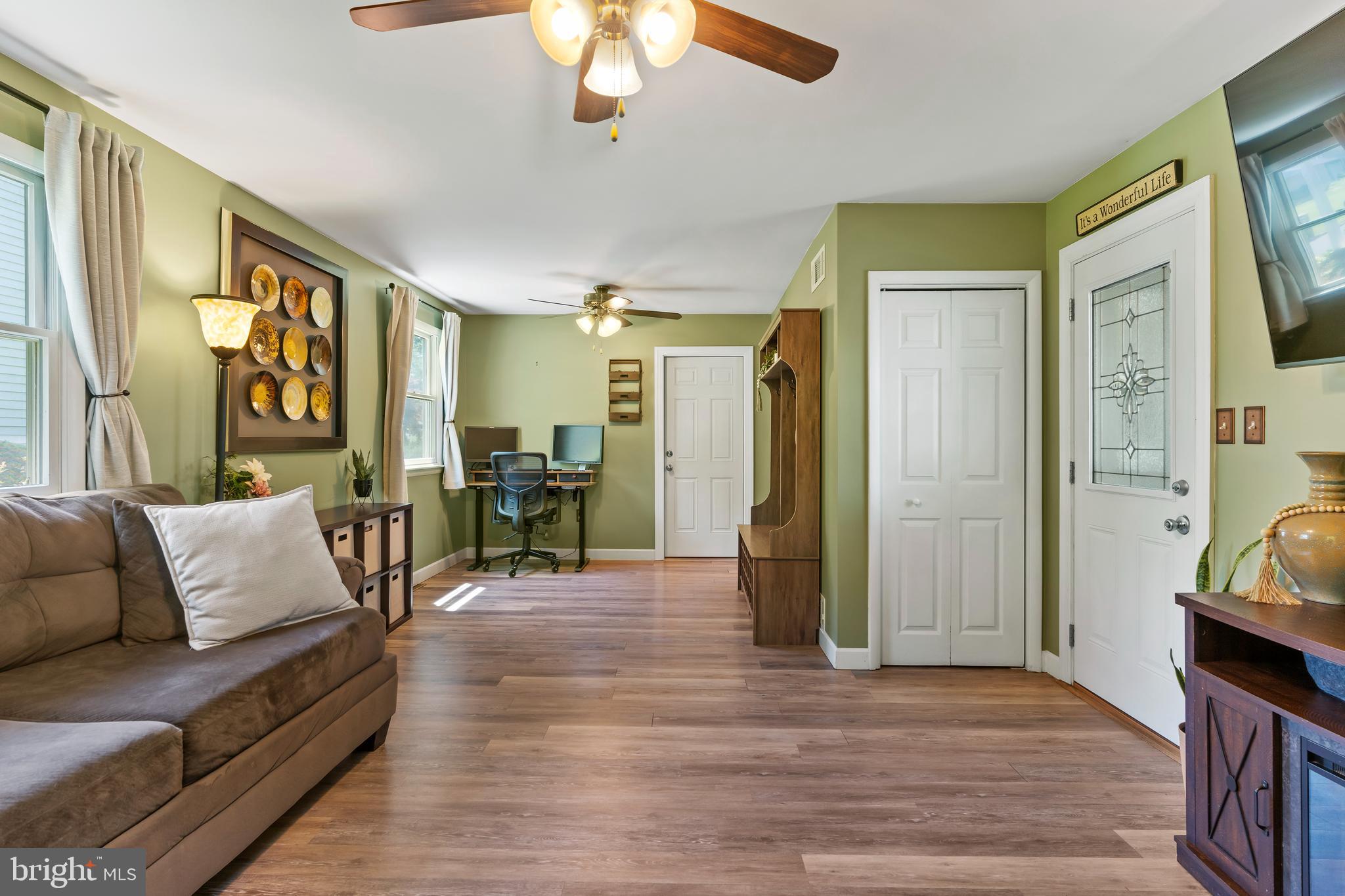 COUNTRY CLUB PARK - Residential