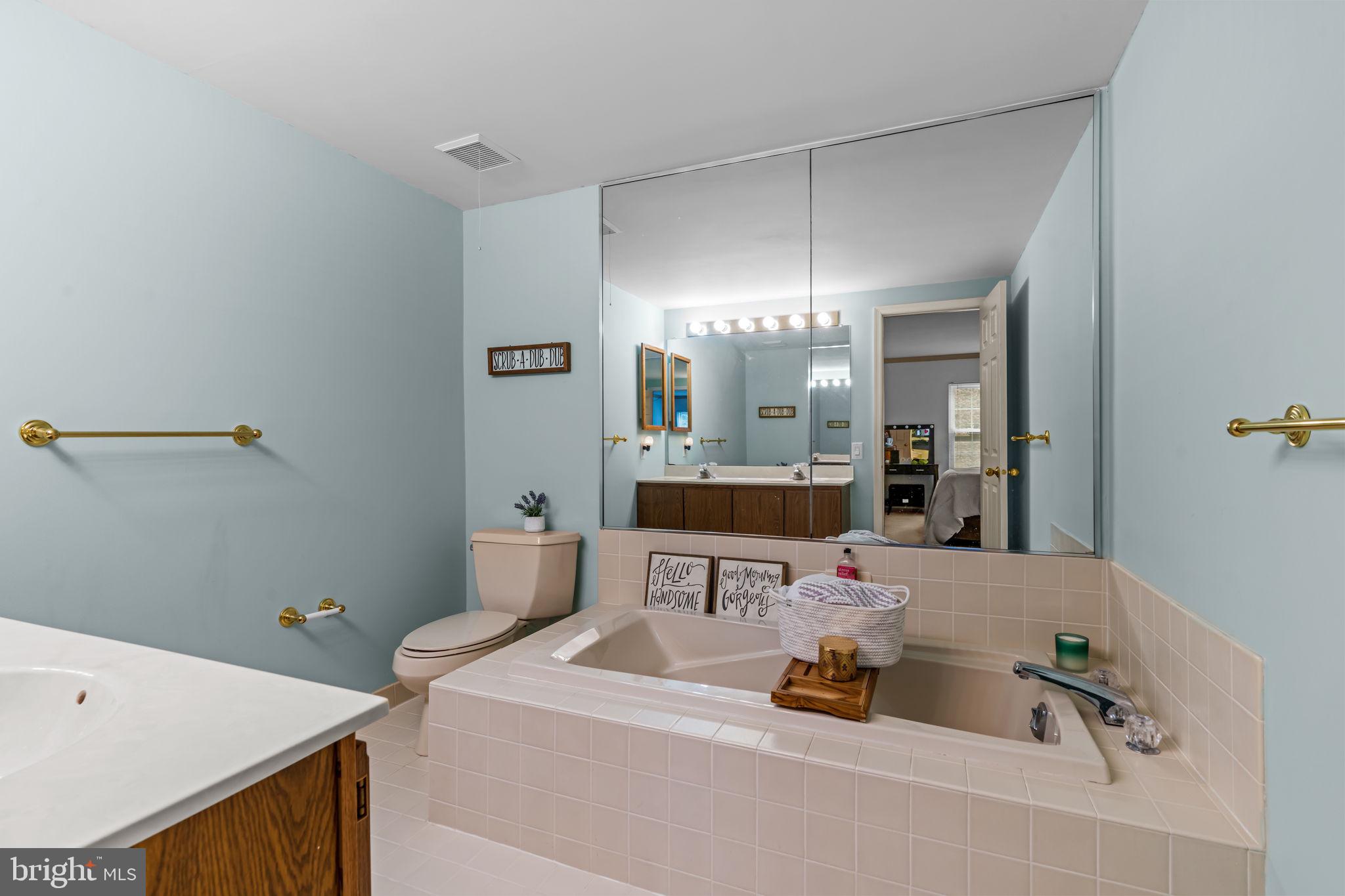 VILLAGE SHIRES - Residential