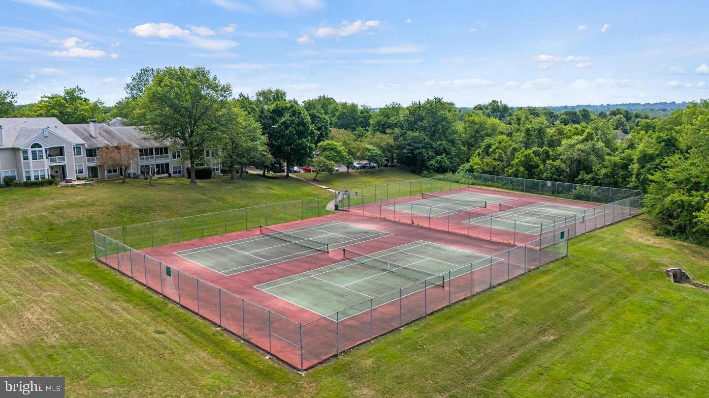 VILLAGE SHIRES - Residential