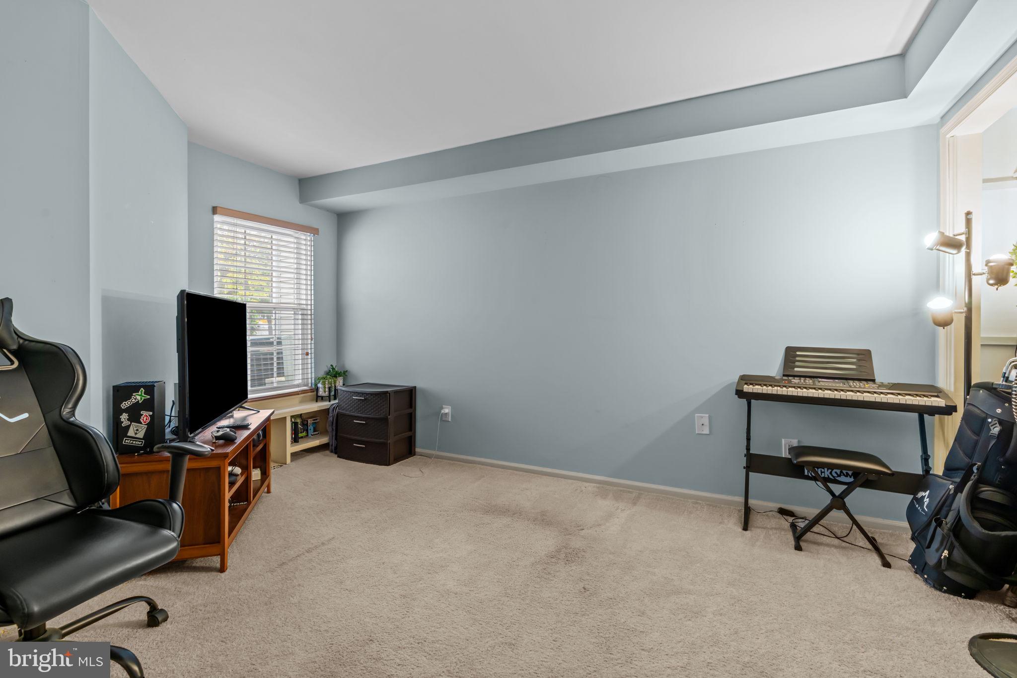 VILLAGE SHIRES - Residential