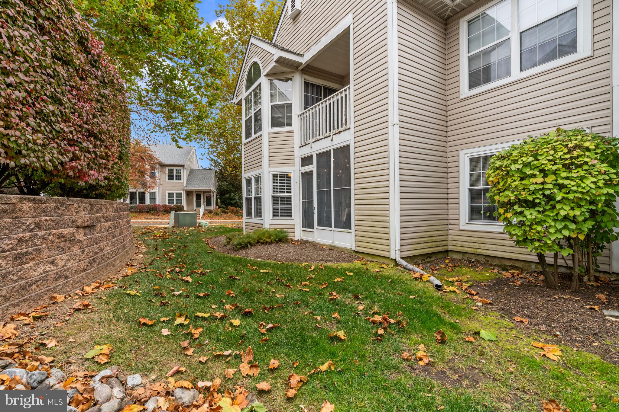 VILLAGE SHIRES - Residential