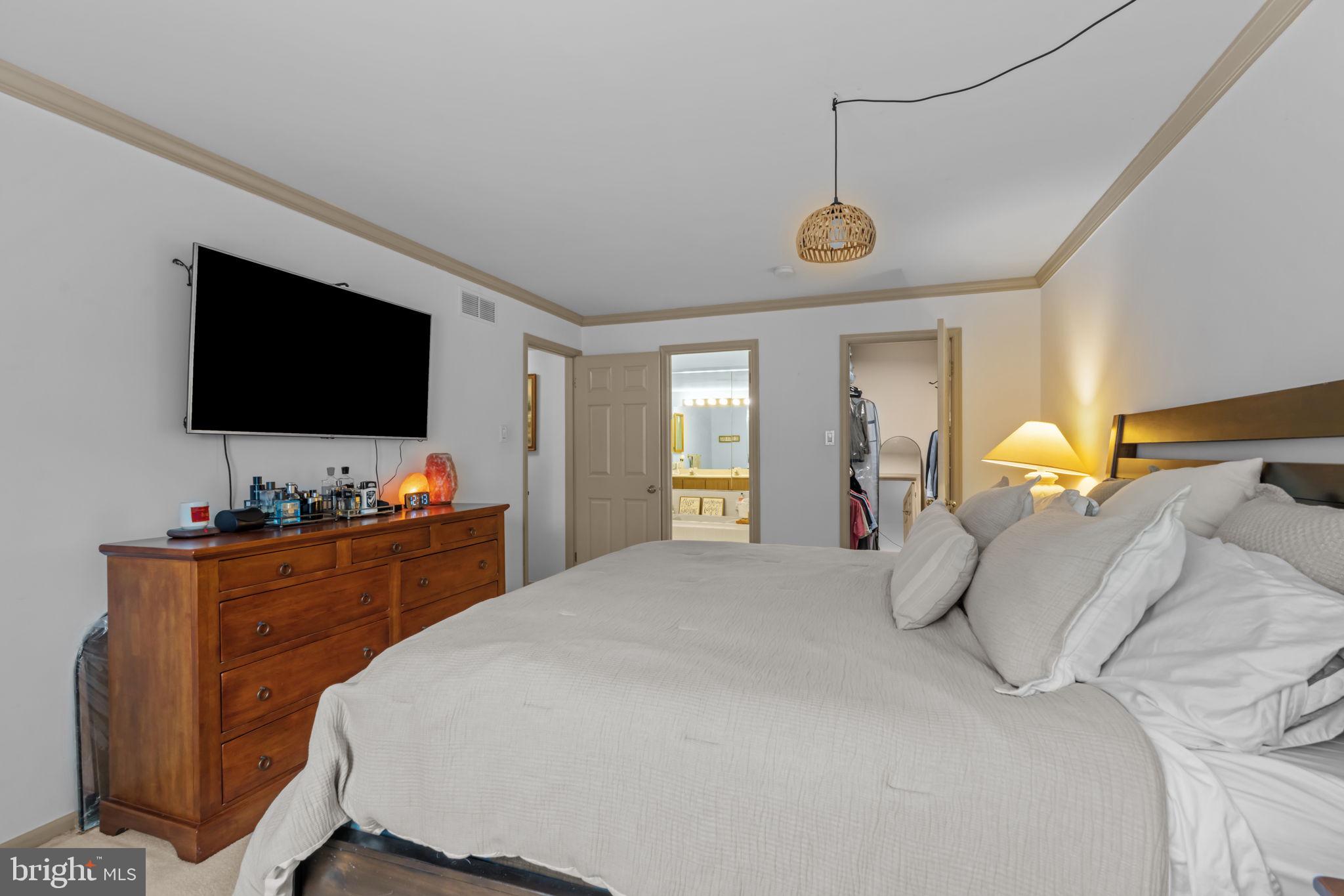 VILLAGE SHIRES - Residential