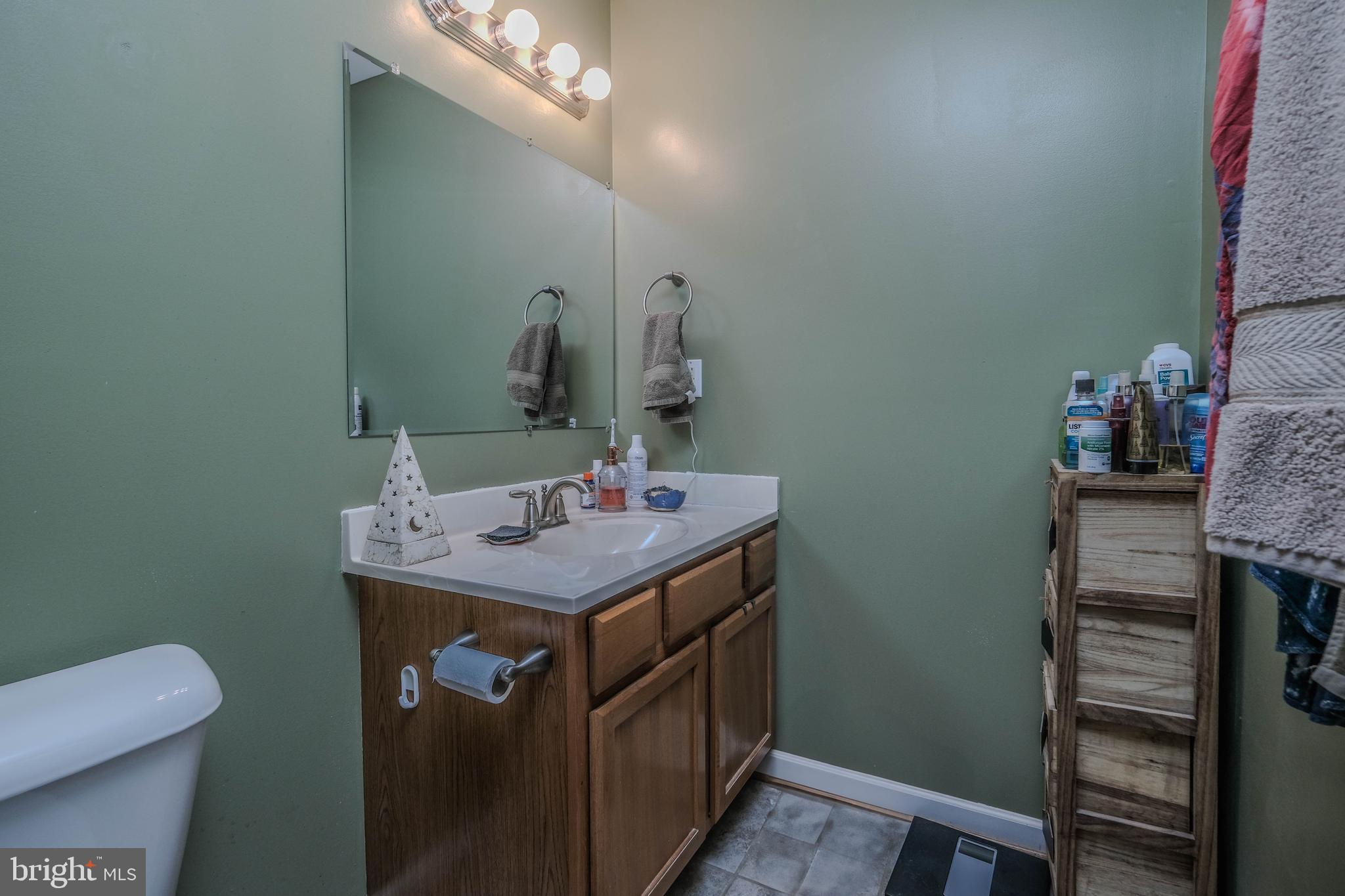 HIDDEN RIVER - Residential