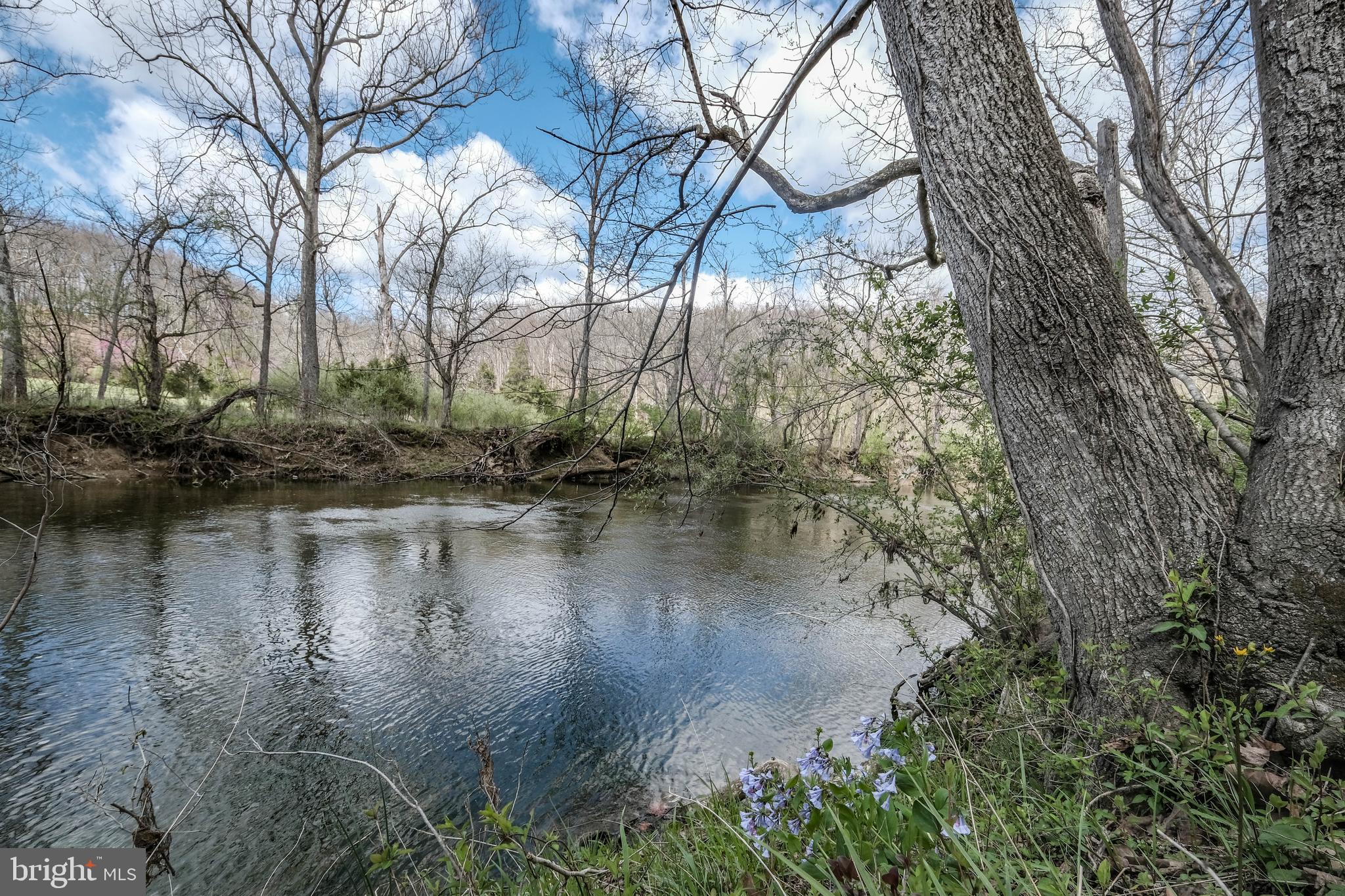 HIDDEN RIVER - Residential
