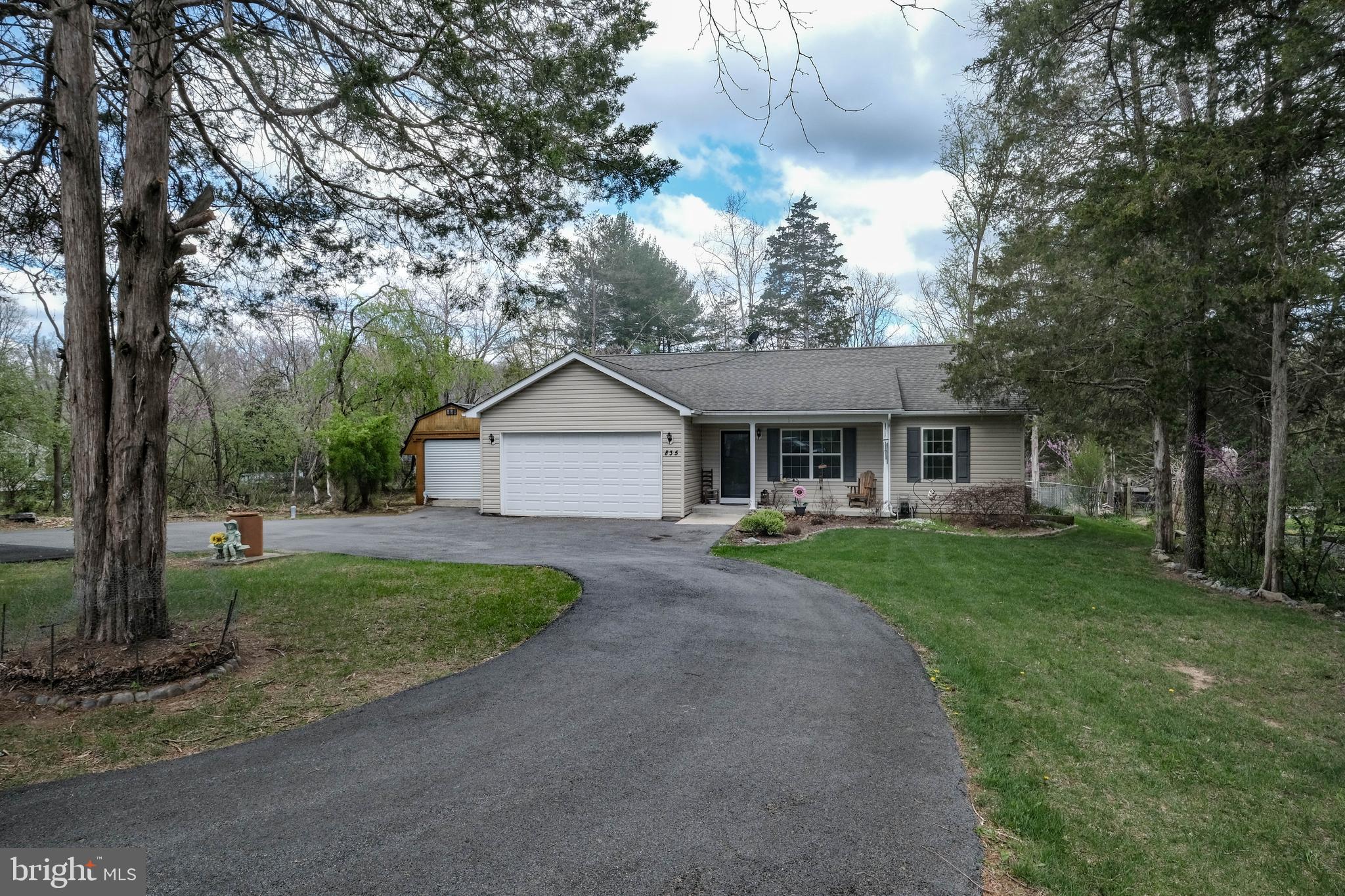 HIDDEN RIVER - Residential