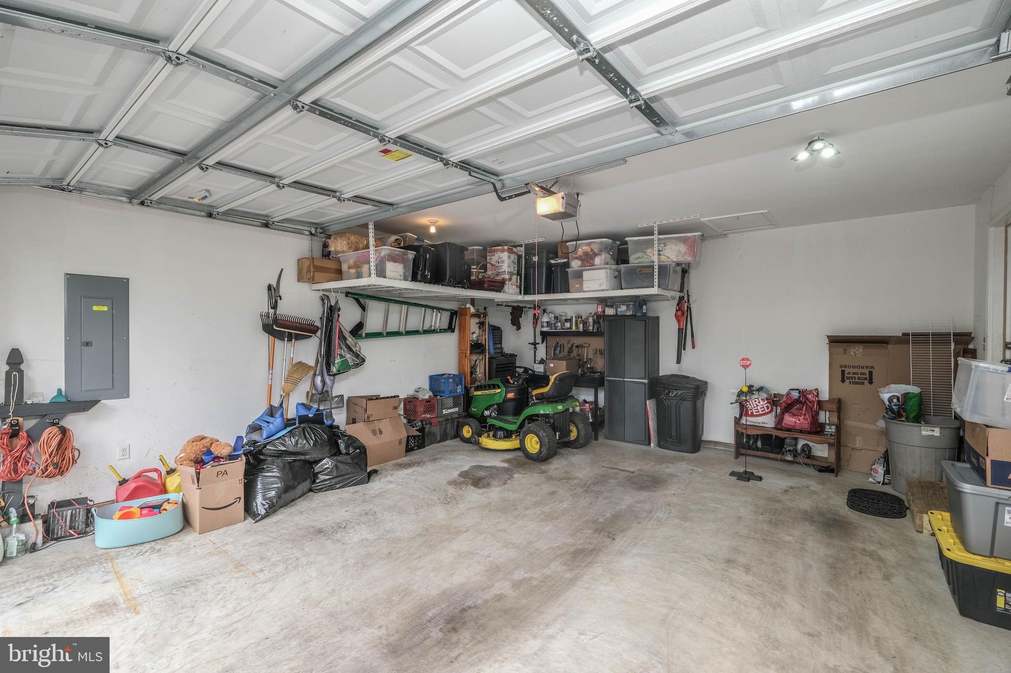 HIDDEN RIVER - Residential