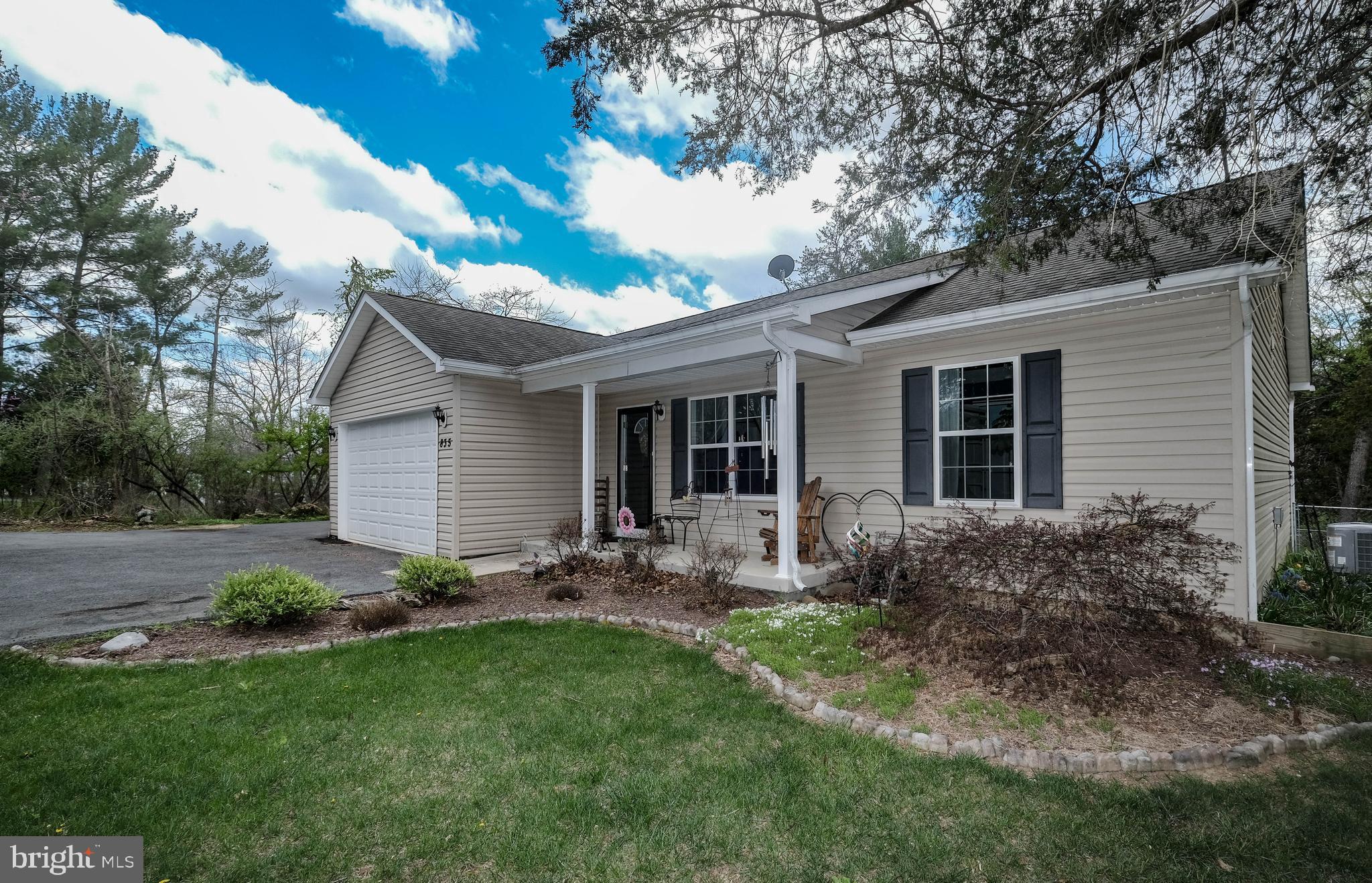 HIDDEN RIVER - Residential