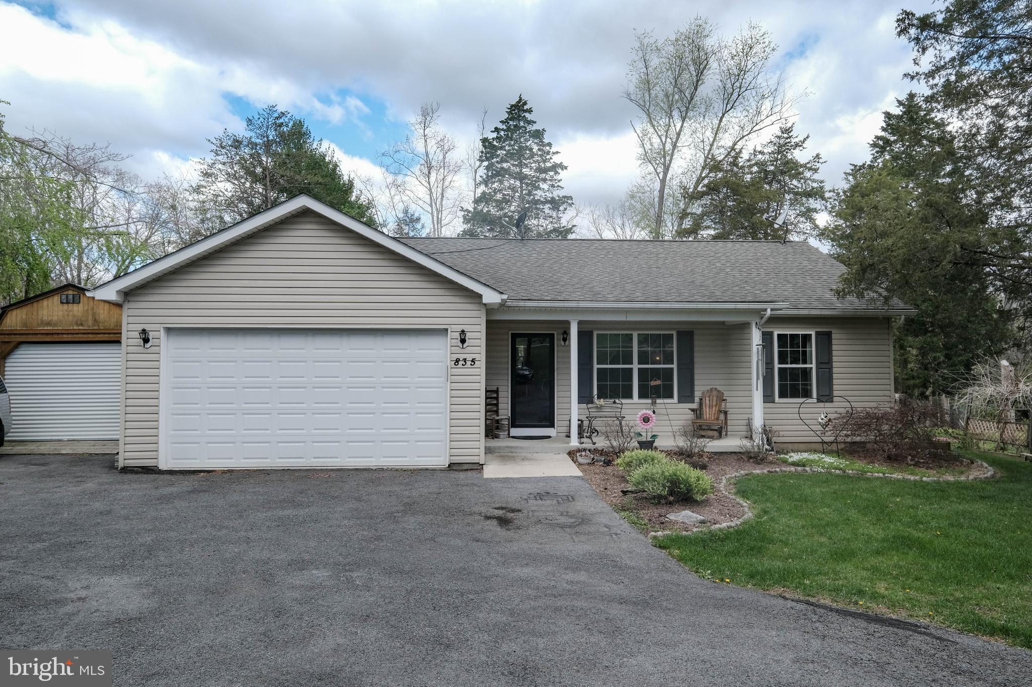 HIDDEN RIVER - Residential