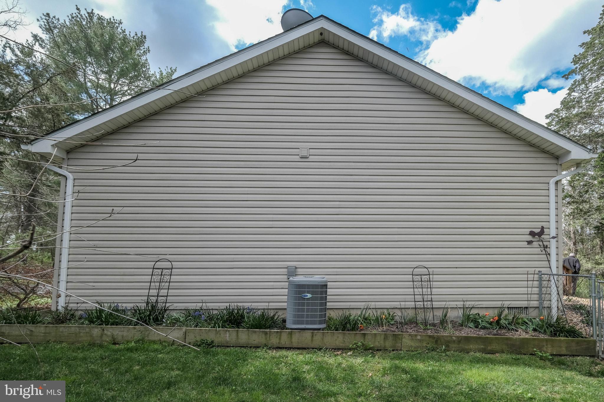 HIDDEN RIVER - Residential