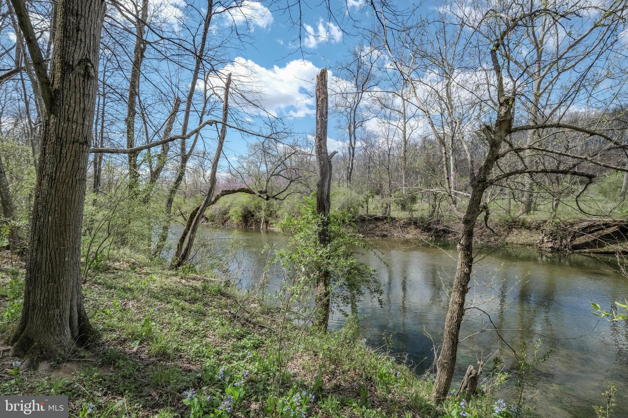 HIDDEN RIVER - Residential