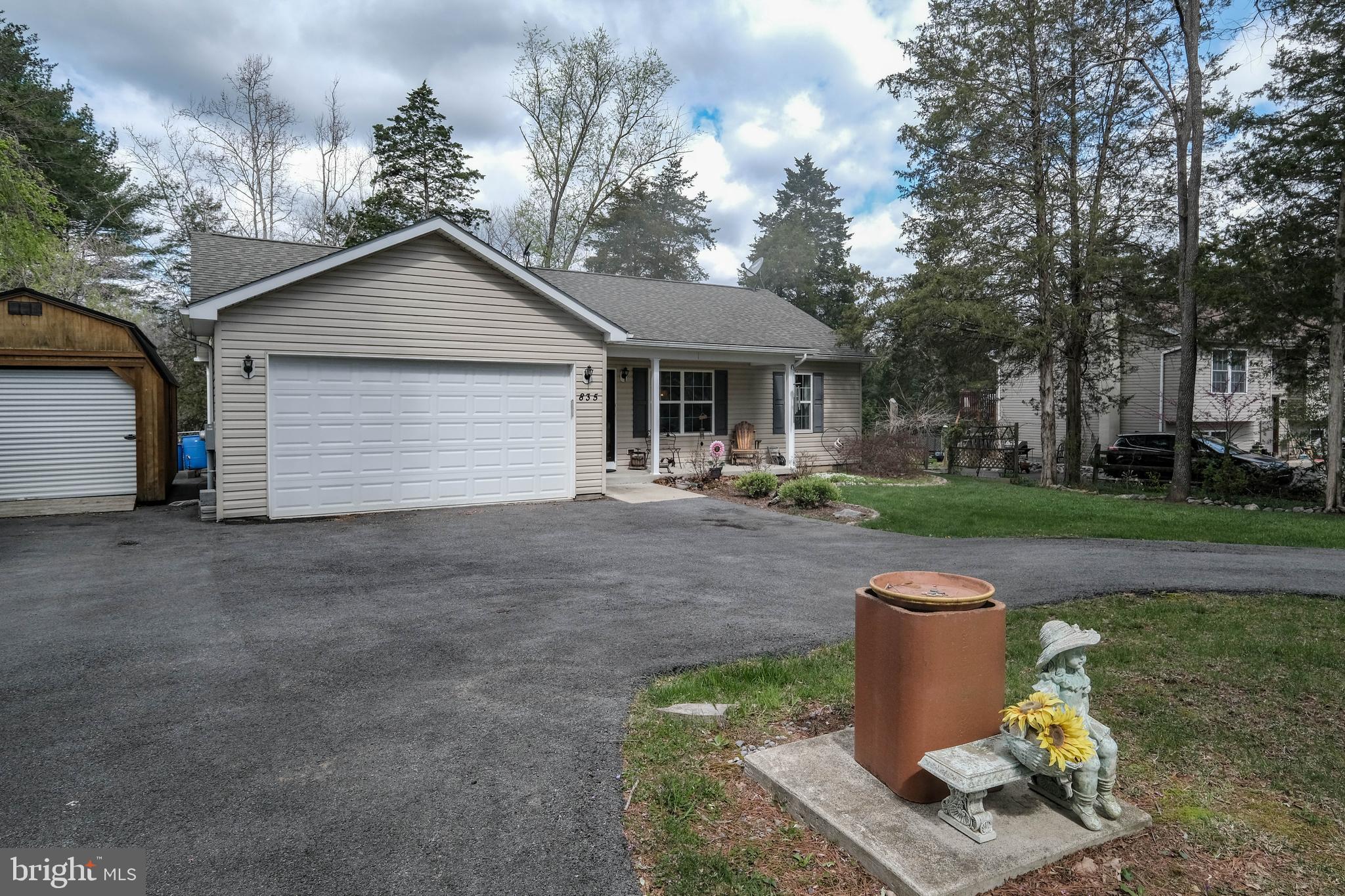 HIDDEN RIVER - Residential