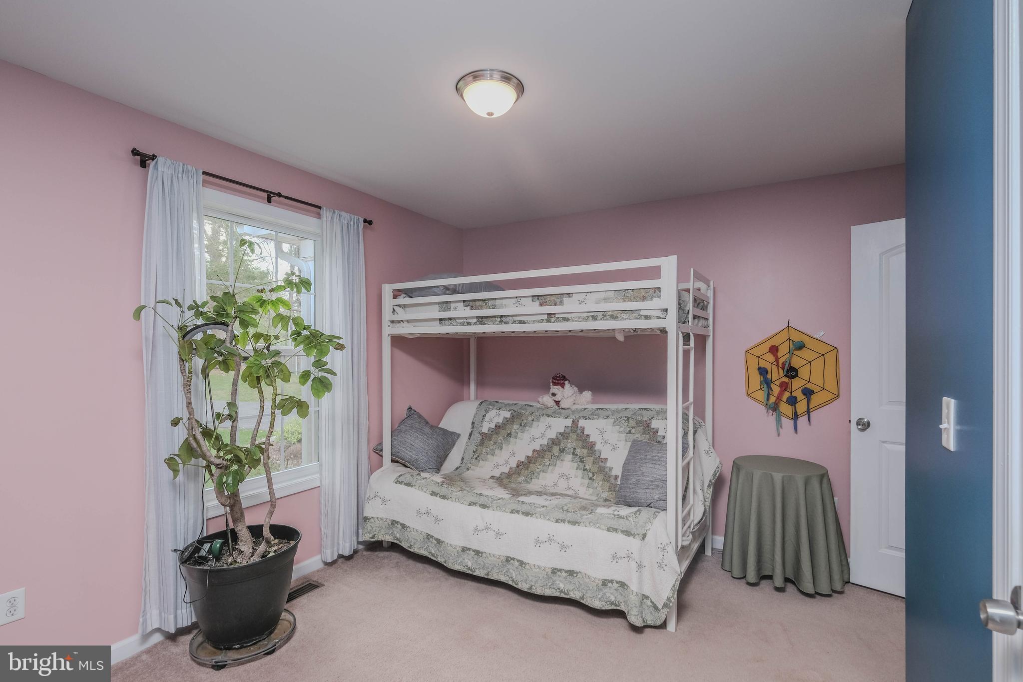 HIDDEN RIVER - Residential