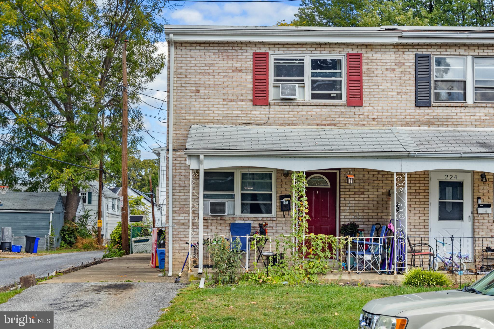 222 S 1ST STREET
